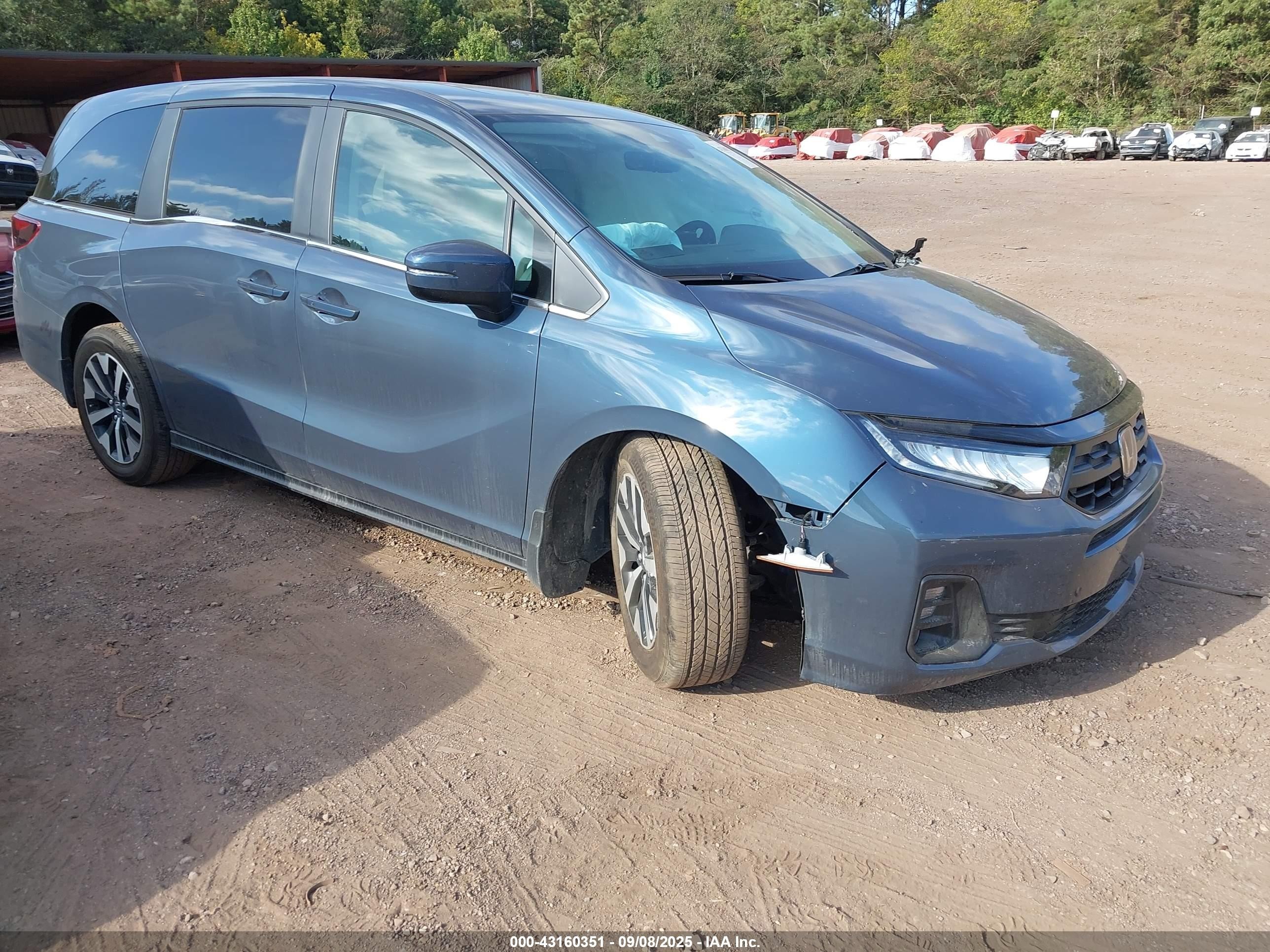 2025 Honda Odyssey EX-L, VIN 5FNRL6H68SB040700 — Front end
