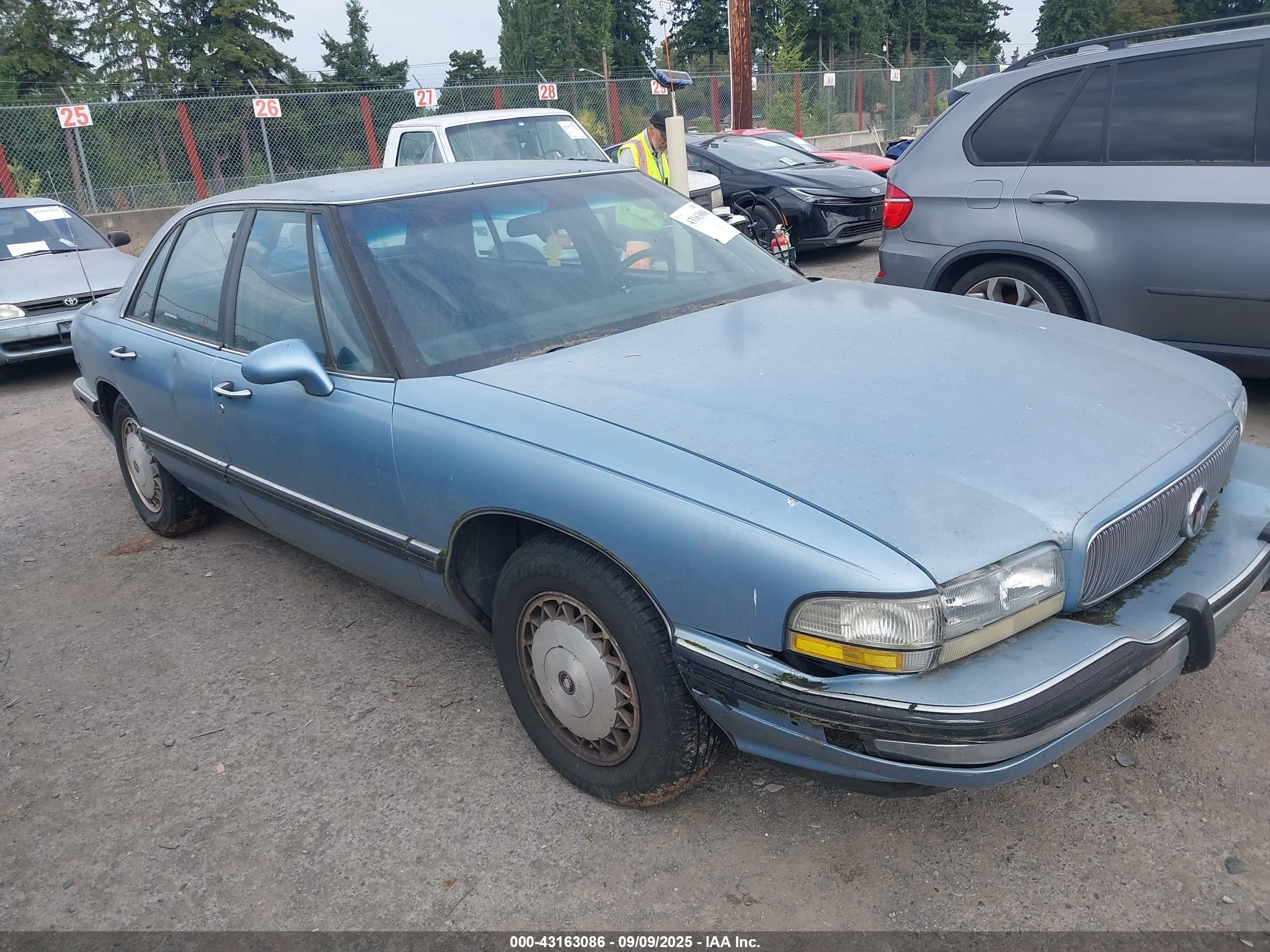 1992 Buick LeSabre Custom, VIN 1G4HP53L3NH556731 — Бок