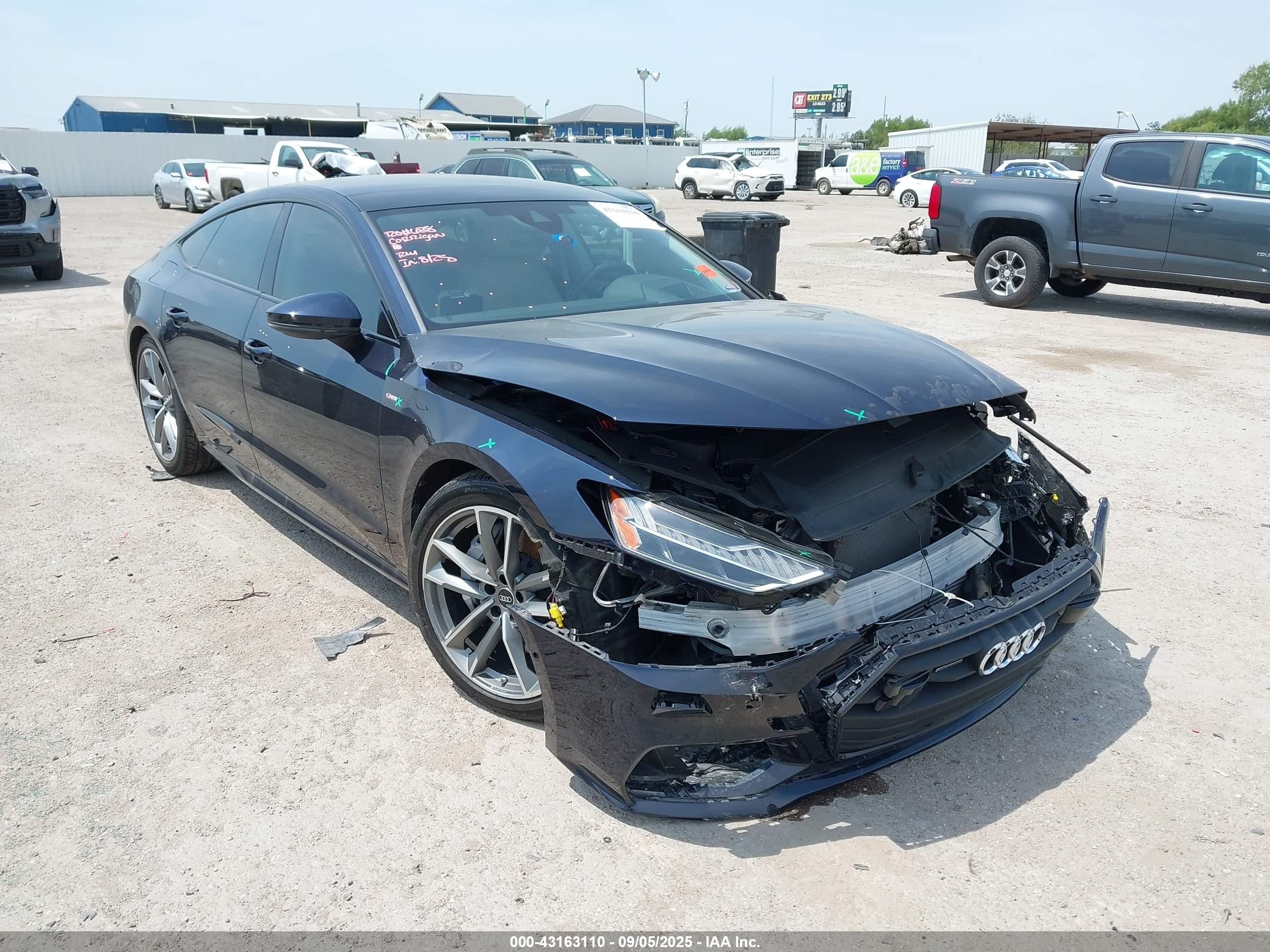 2023 Audi A7 Prestige, VIN WAUV2BF22PN031541 — Перед