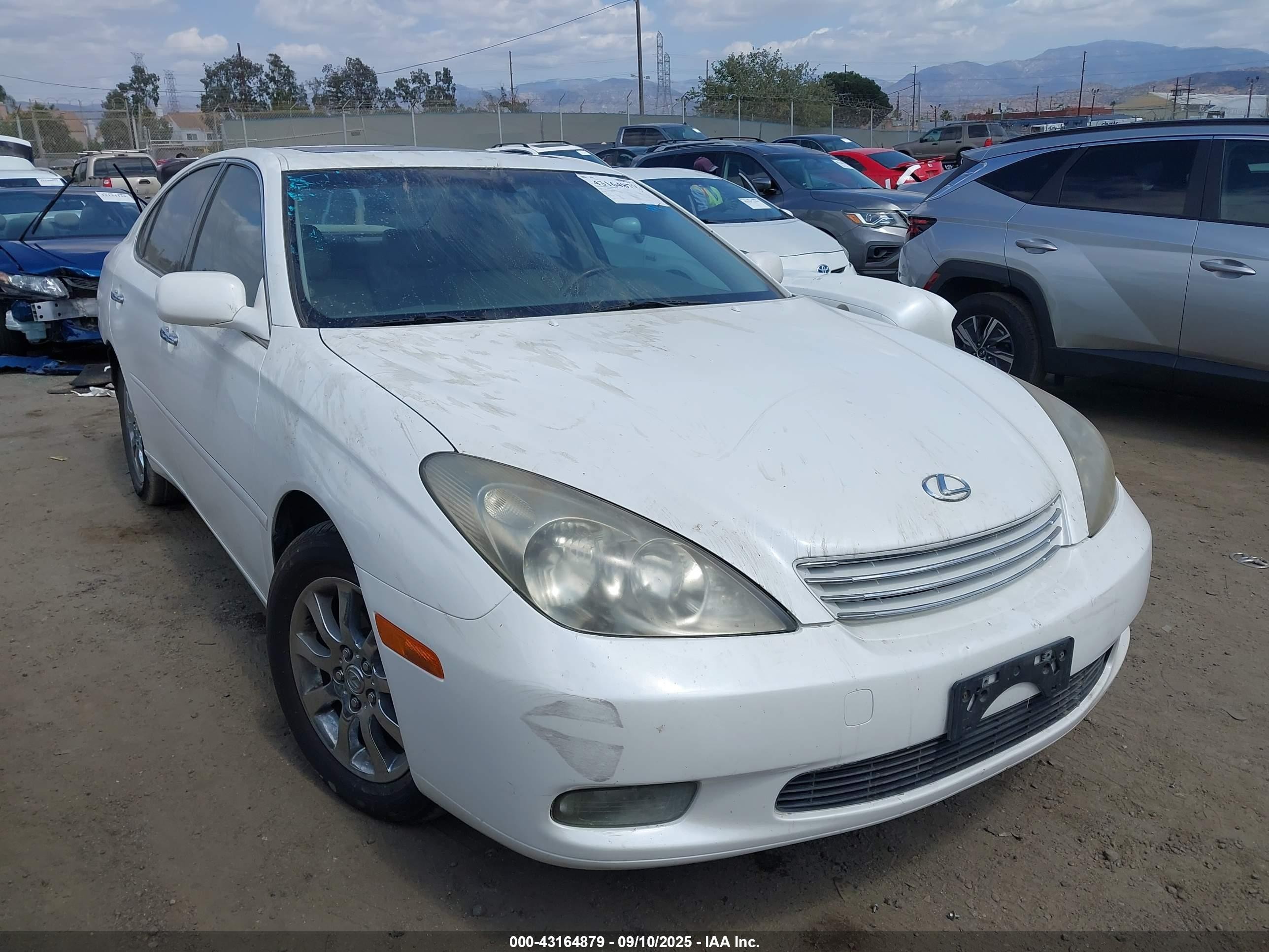 2004 Lexus ES 350, VIN JTHBA30GX40014562 — Фото с аукциона
