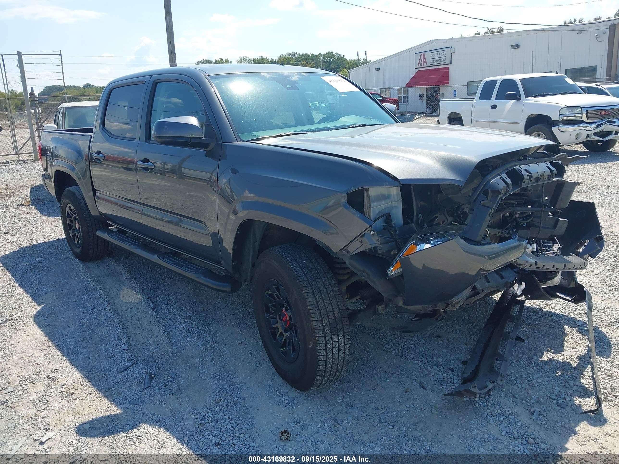 2019 Toyota Tacoma SR, VIN 3TMCZ5AN0KM210169 — Front end