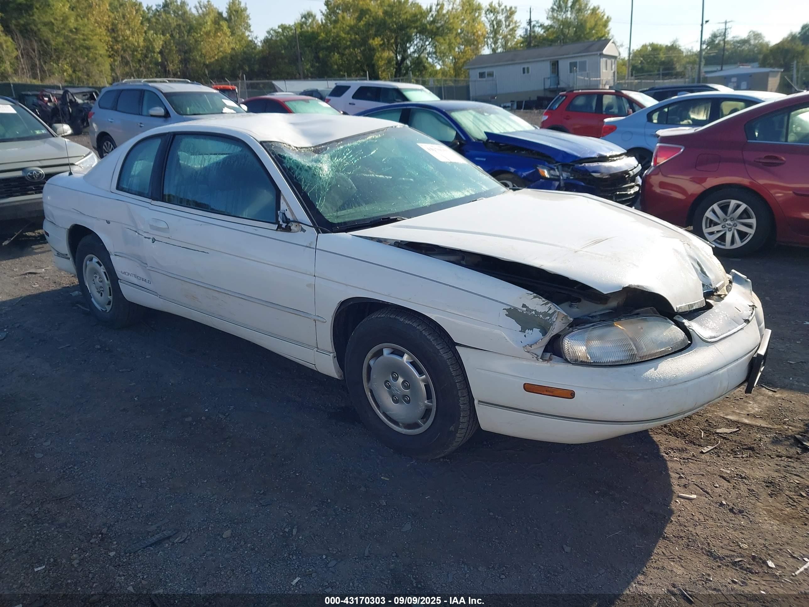 1997 Chevrolet Monte Carlo LS, VIN 2G1WW12M8V9236111 — Перед