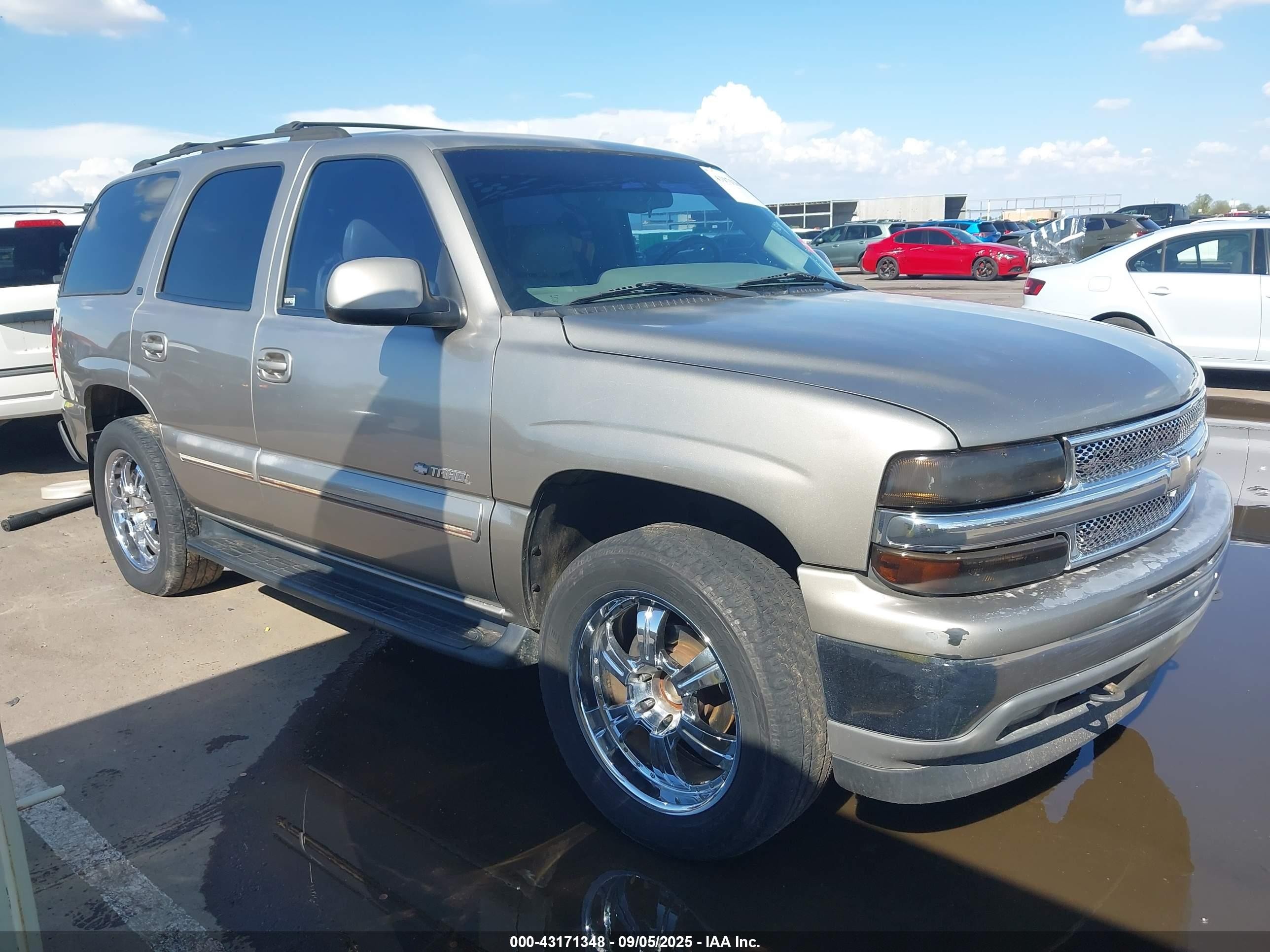 2001 Chevrolet Tahoe LS, VIN 1GNEC13T31R164243 — Rear end