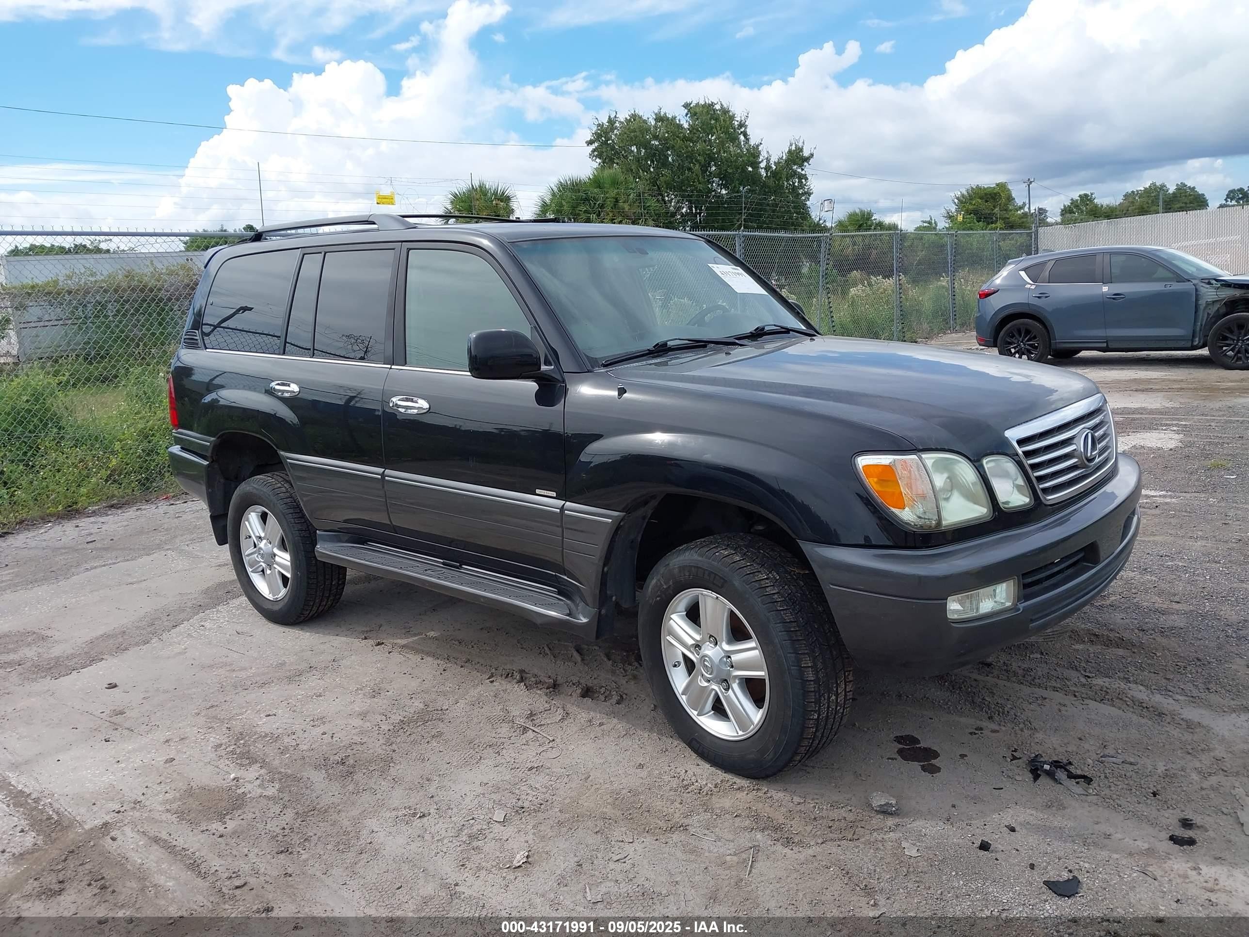 2007 Lexus LX 470, VIN JTJHT00W374023044 — Auction photo