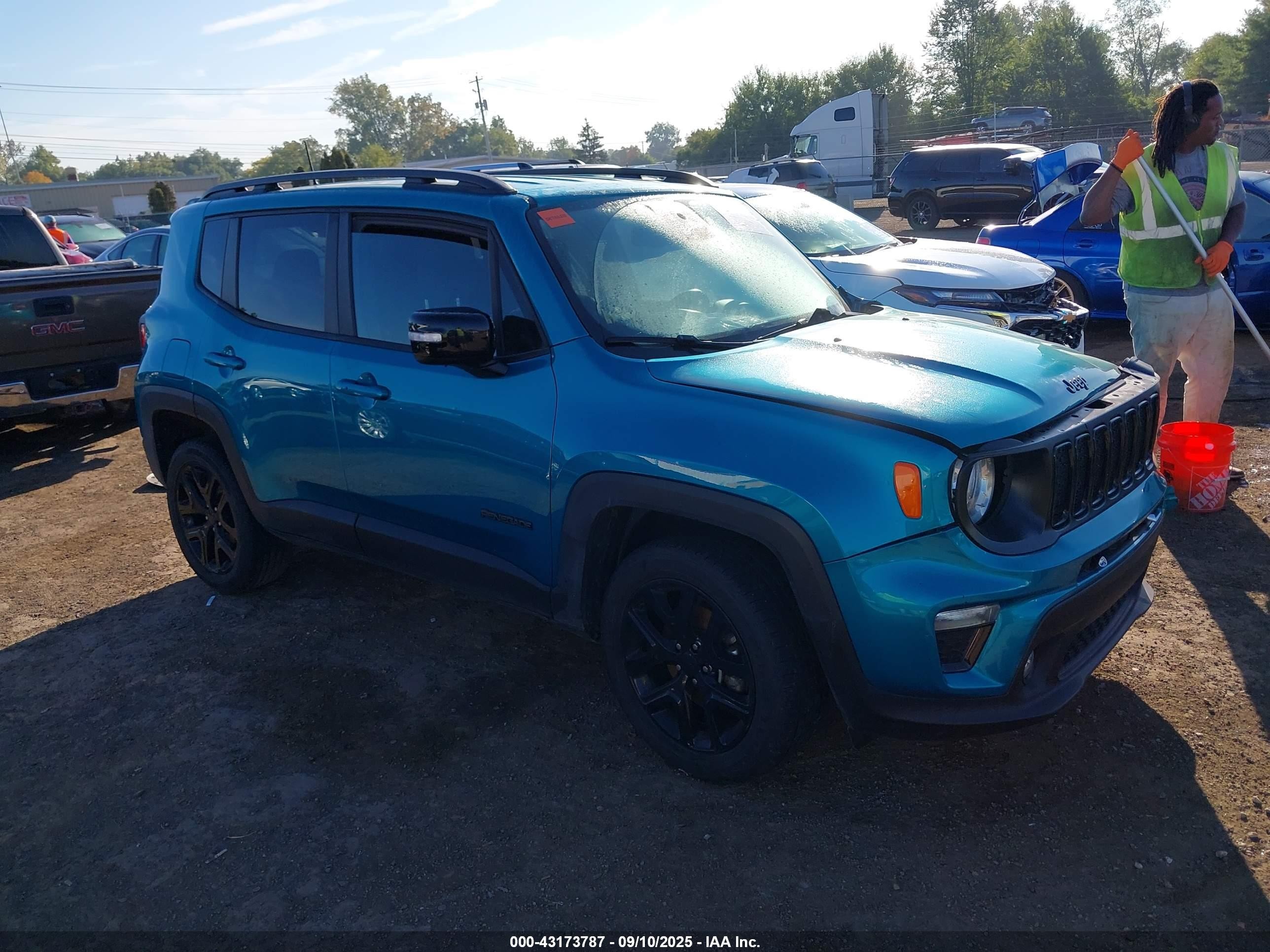 2022 Jeep Renegade Altitude, VIN ZACNJDE16NPN71292 — Перед
