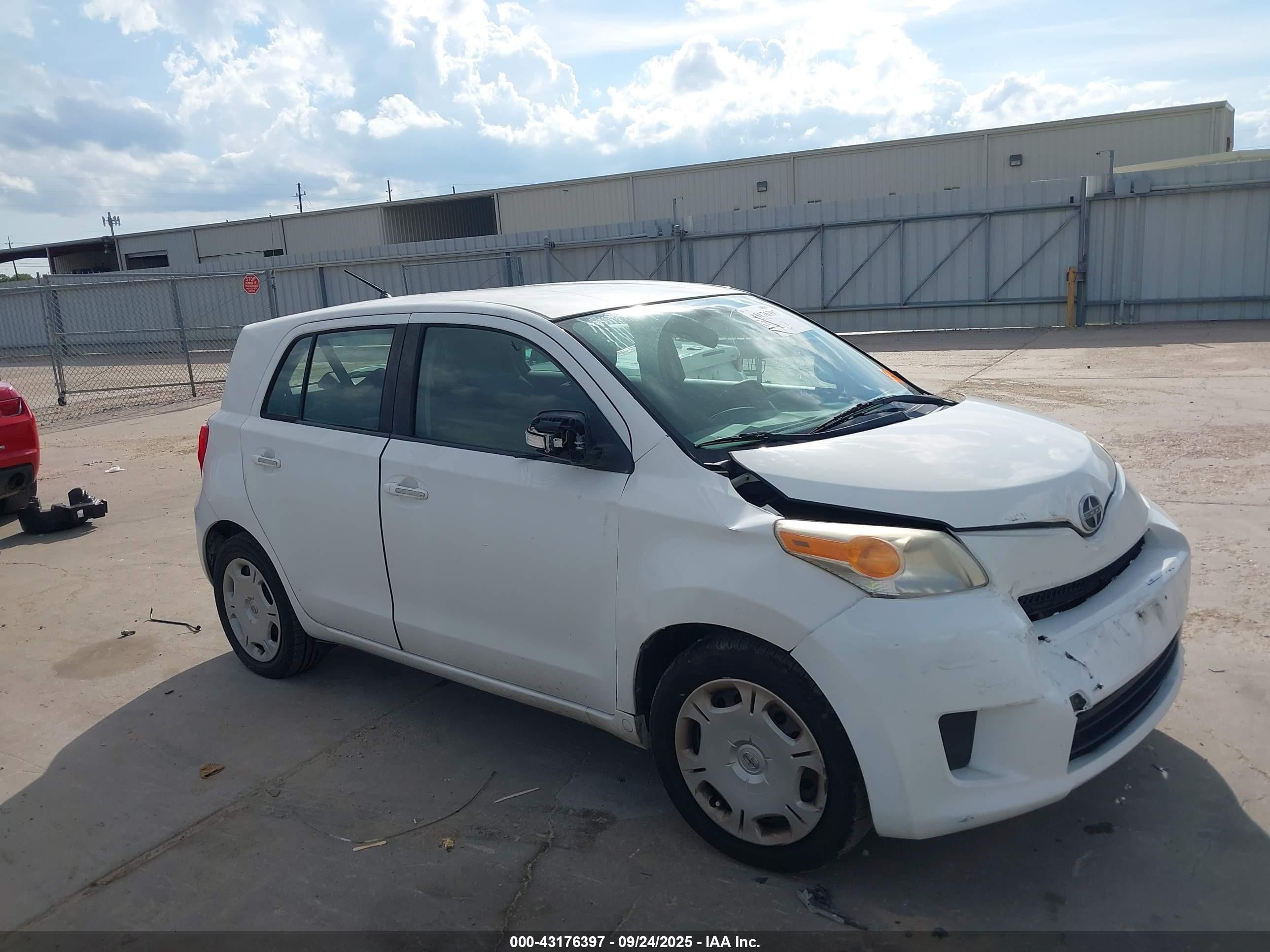 2010 Scion xD, VIN JTKKU4B49AJ054292 — Front end