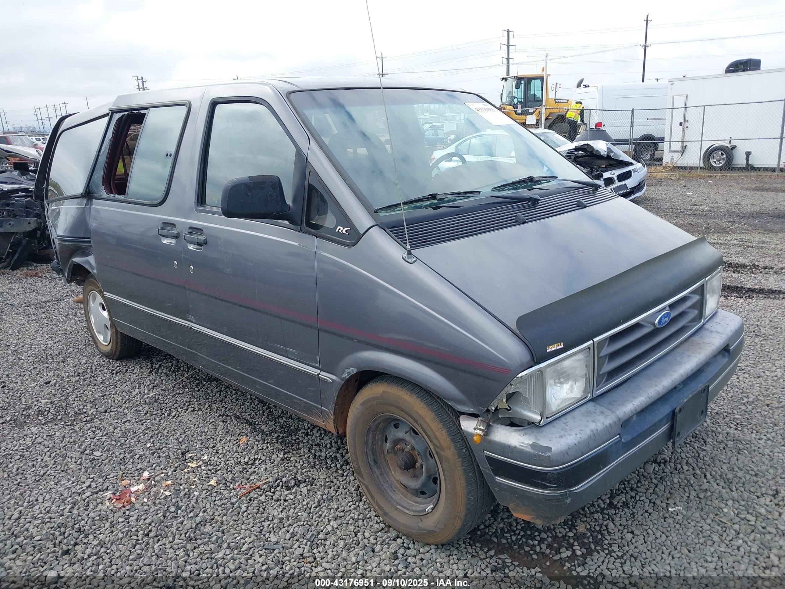 1992 Ford Aerostar, VIN 1FMDA31U1NZB22012 — Rear end