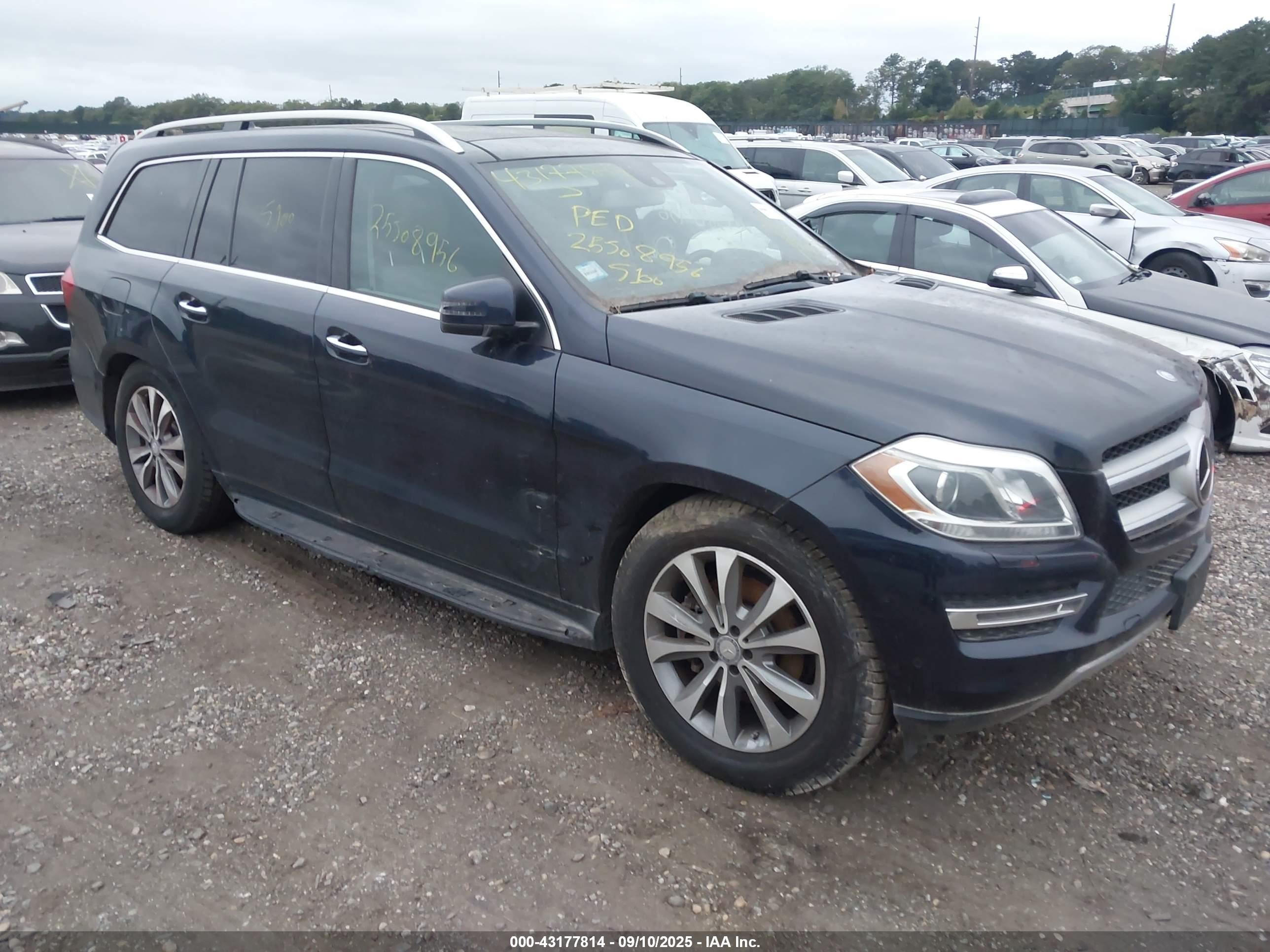 2016 Mercedes-Benz GL 450, VIN 4JGDF6EE7GA708074 — Rear end