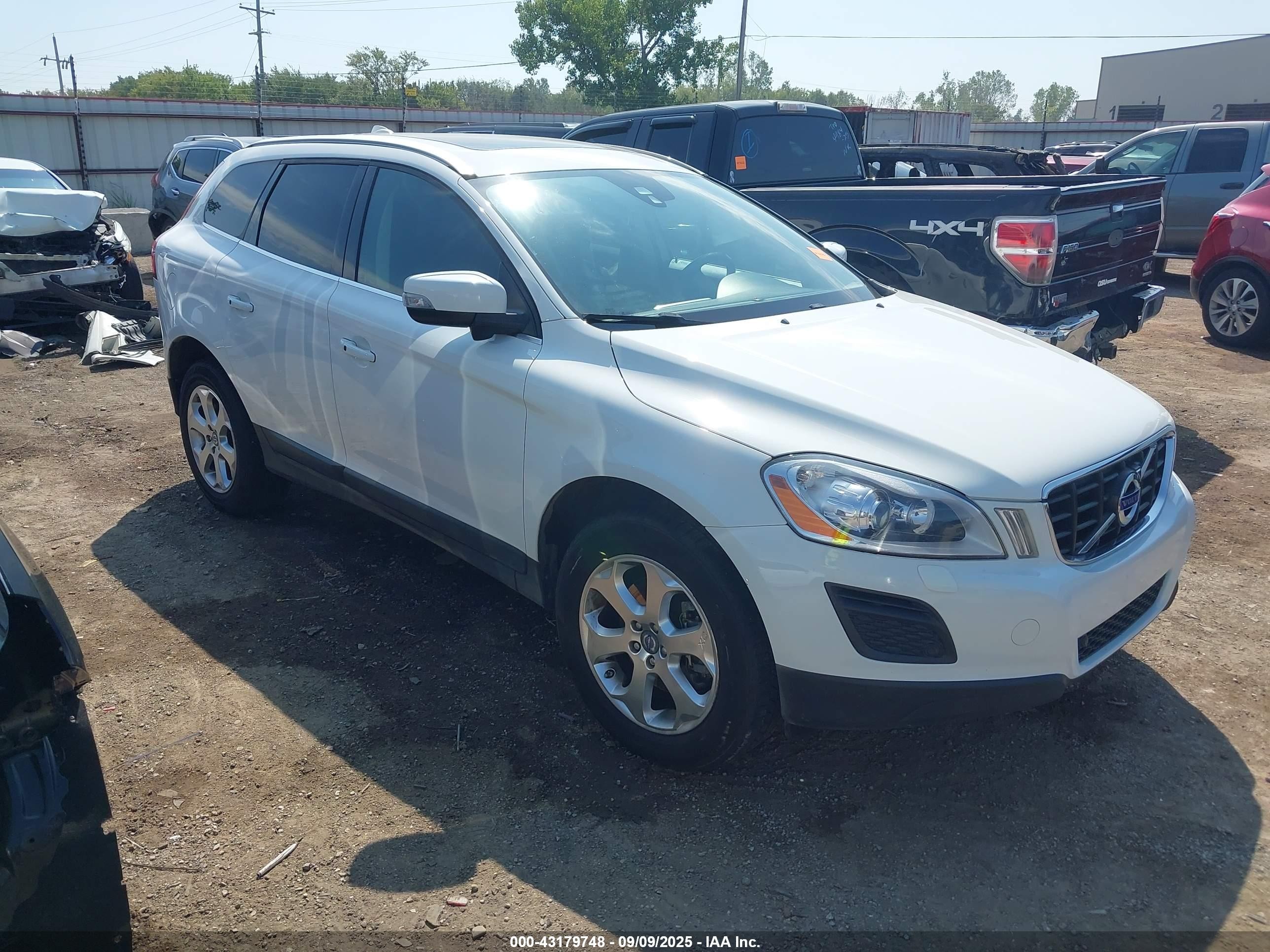2013 Volvo XC60 3.2L, VIN YV4952DZ3D2444686 — Зад