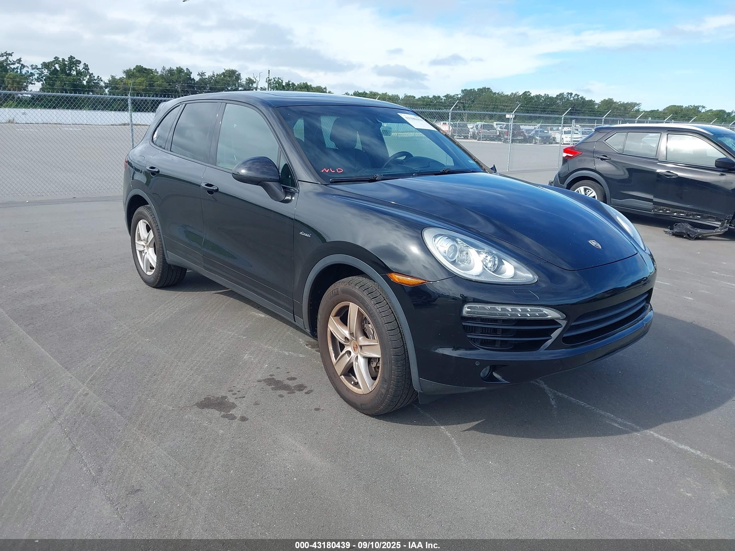 2013 Porsche Cayenne Diesel, VIN WP1AF2A28DLA39257 — Fresh water flood