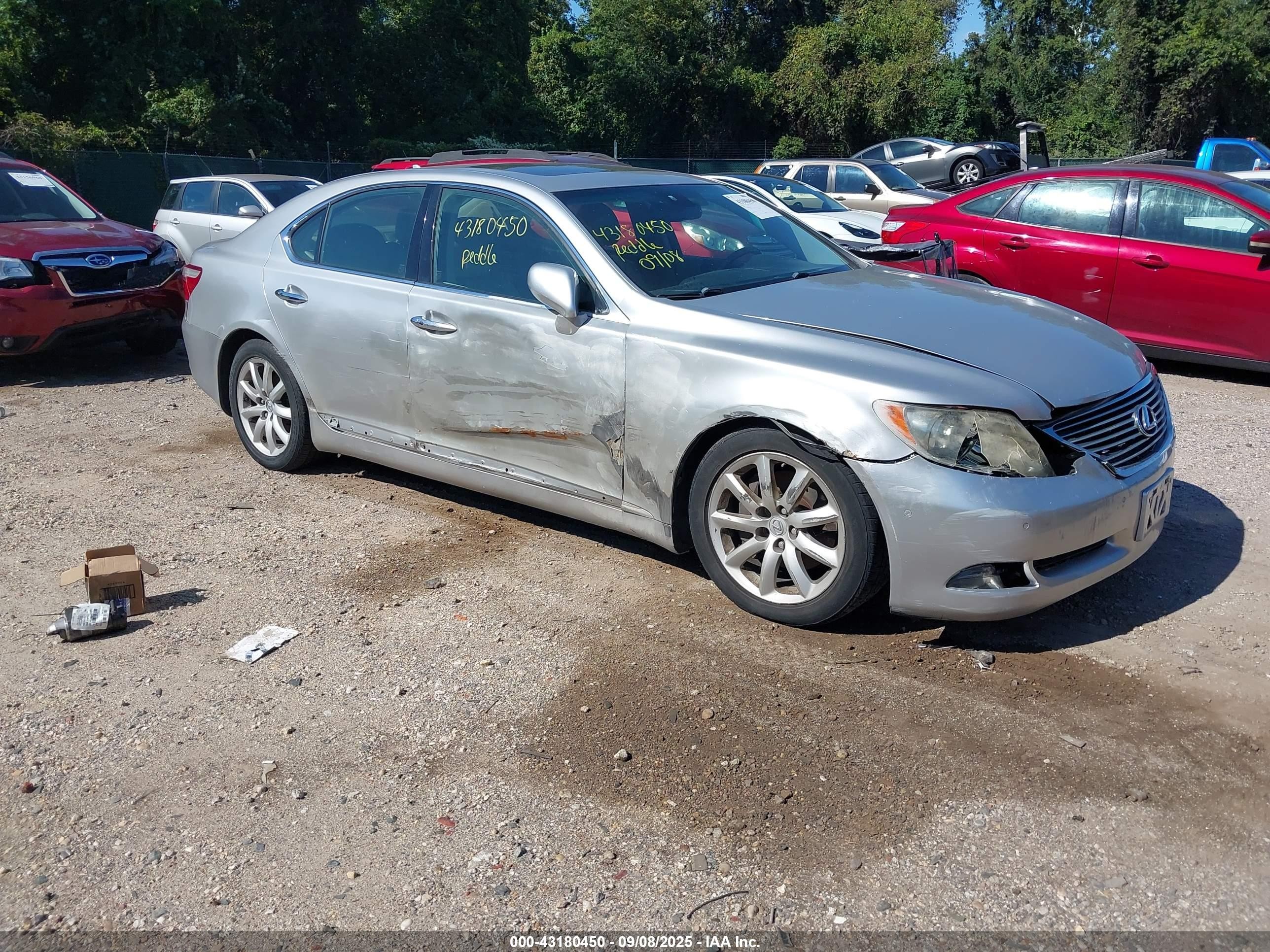2008 Lexus LS 460, VIN JTHBL46F485053672 — Фото с аукциона