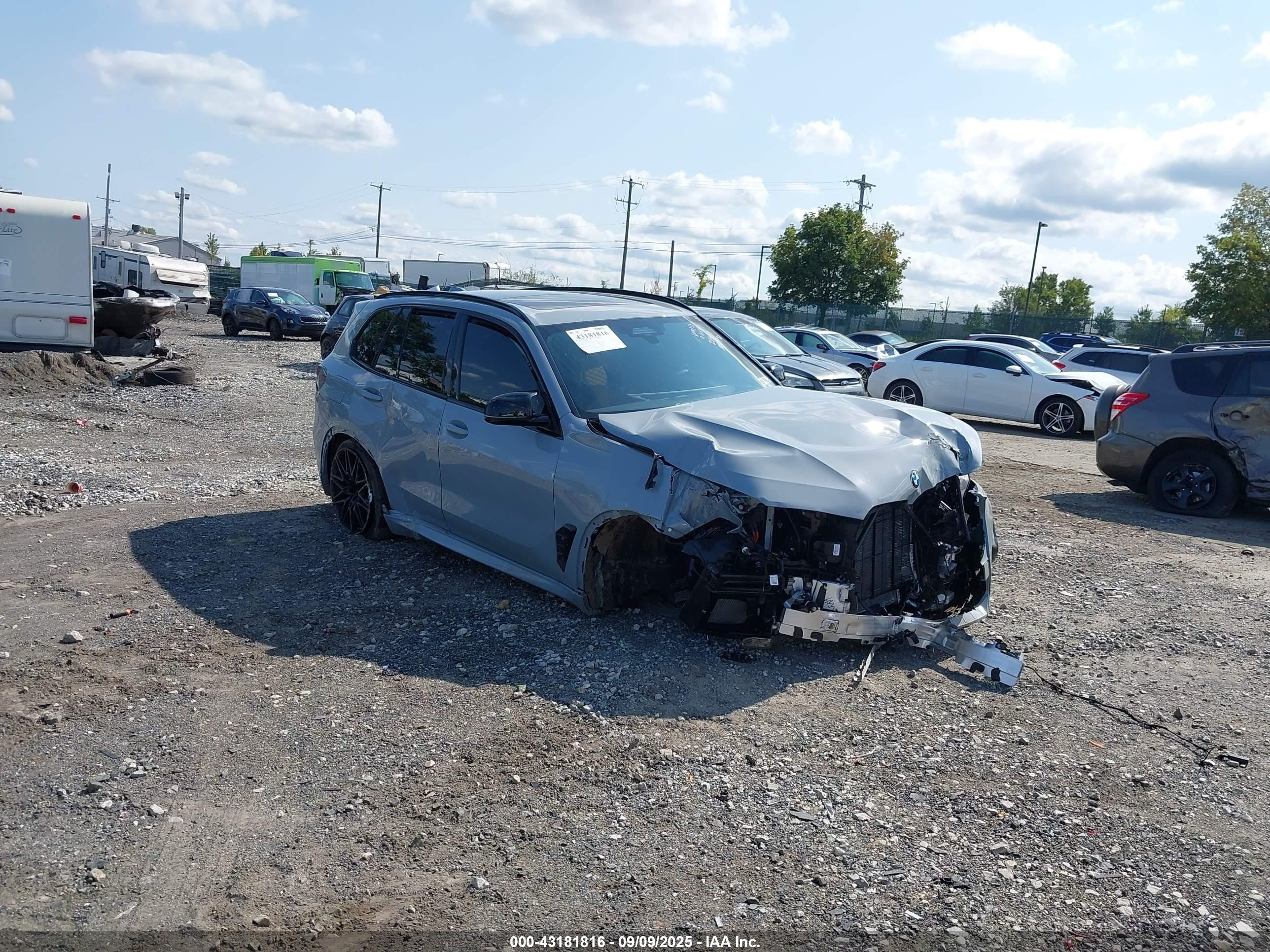 2025 BMW X5 M Competition, VIN 5YM13ET0XS9Z84221 — Front end