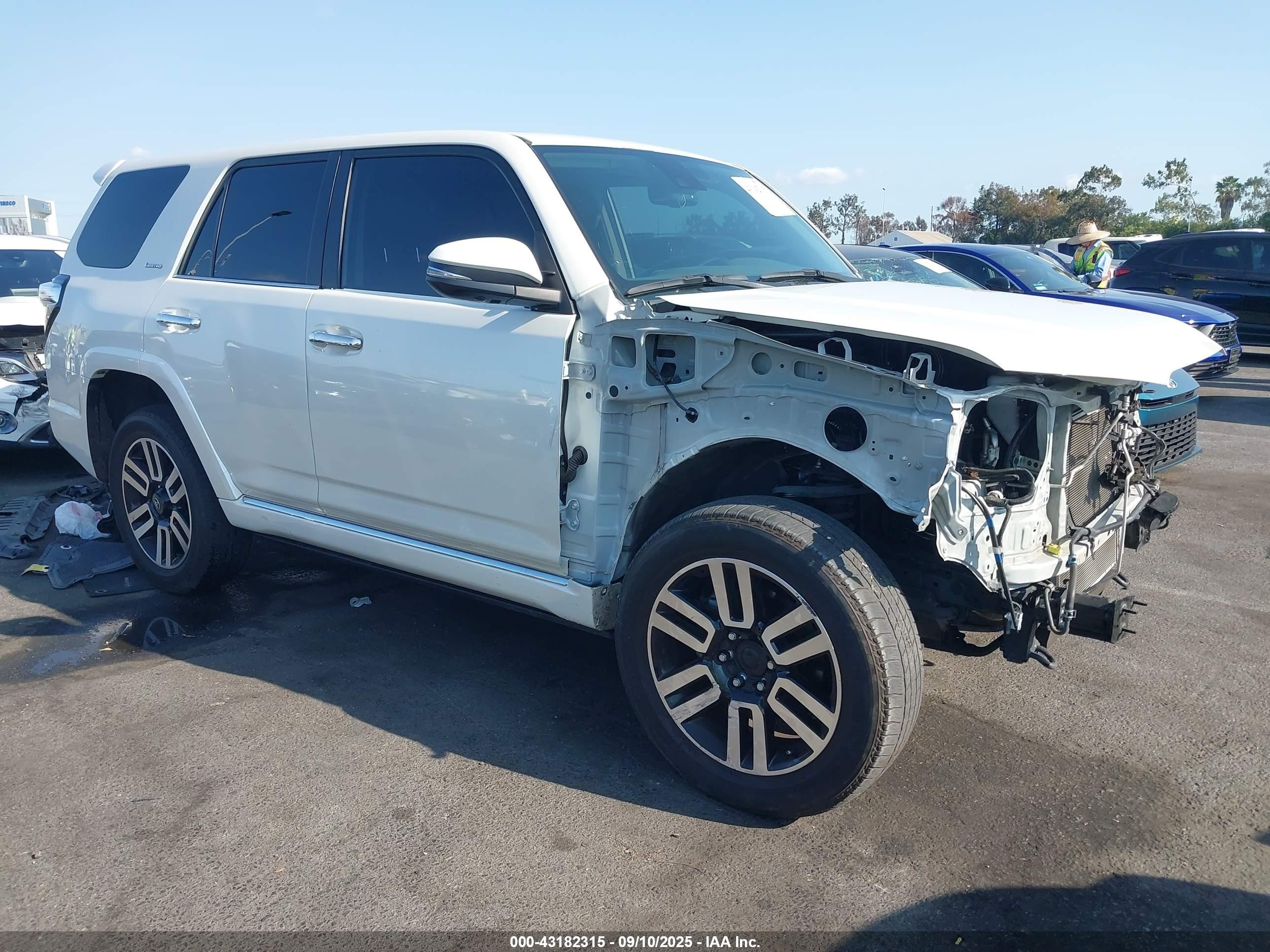 2023 Toyota 4Runner Limited, VIN JTEKU5JR8P6124172 — Front end