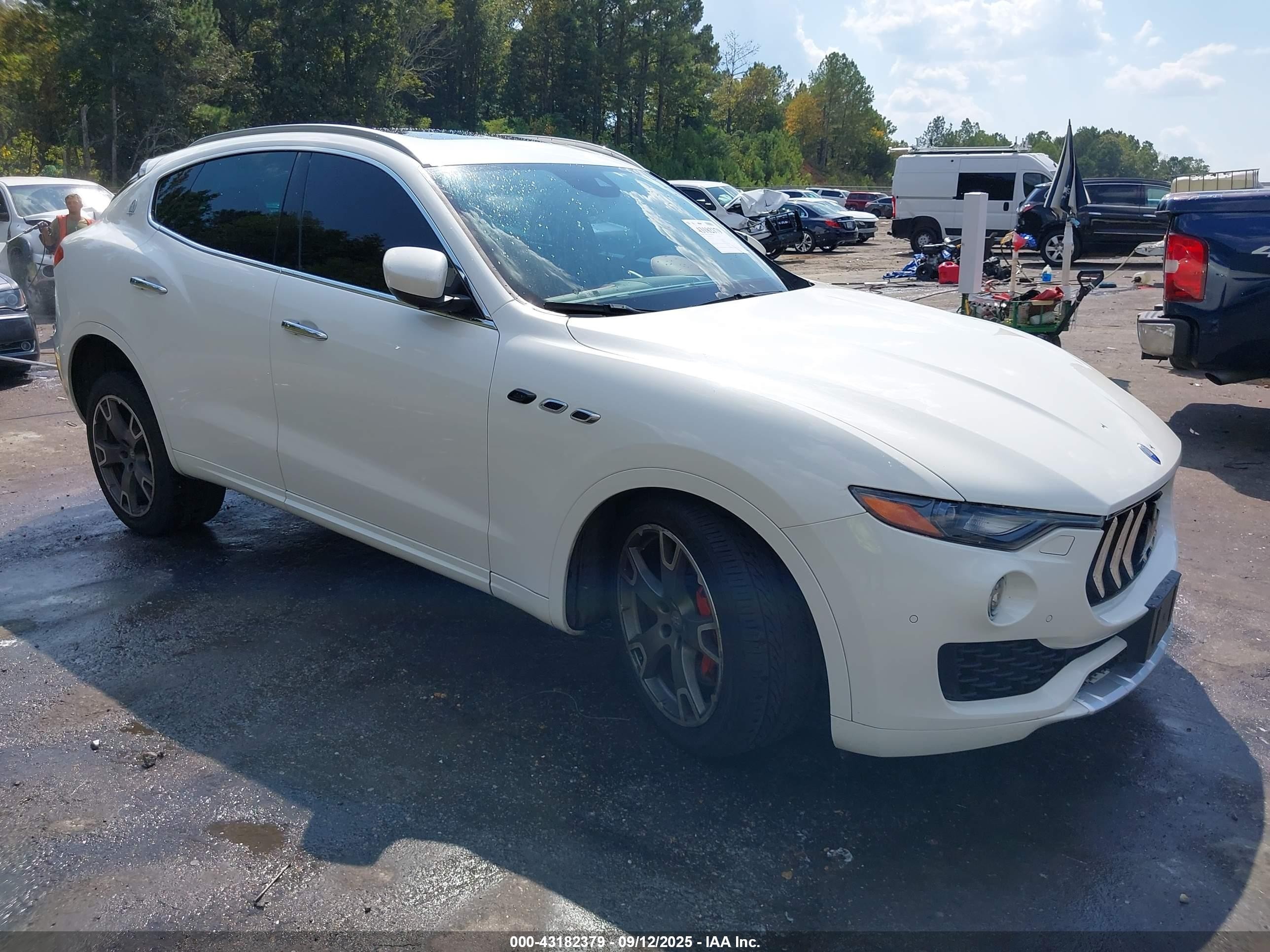2017 Maserati Levante S, VIN ZN661YUL4HX199856 — Механическое