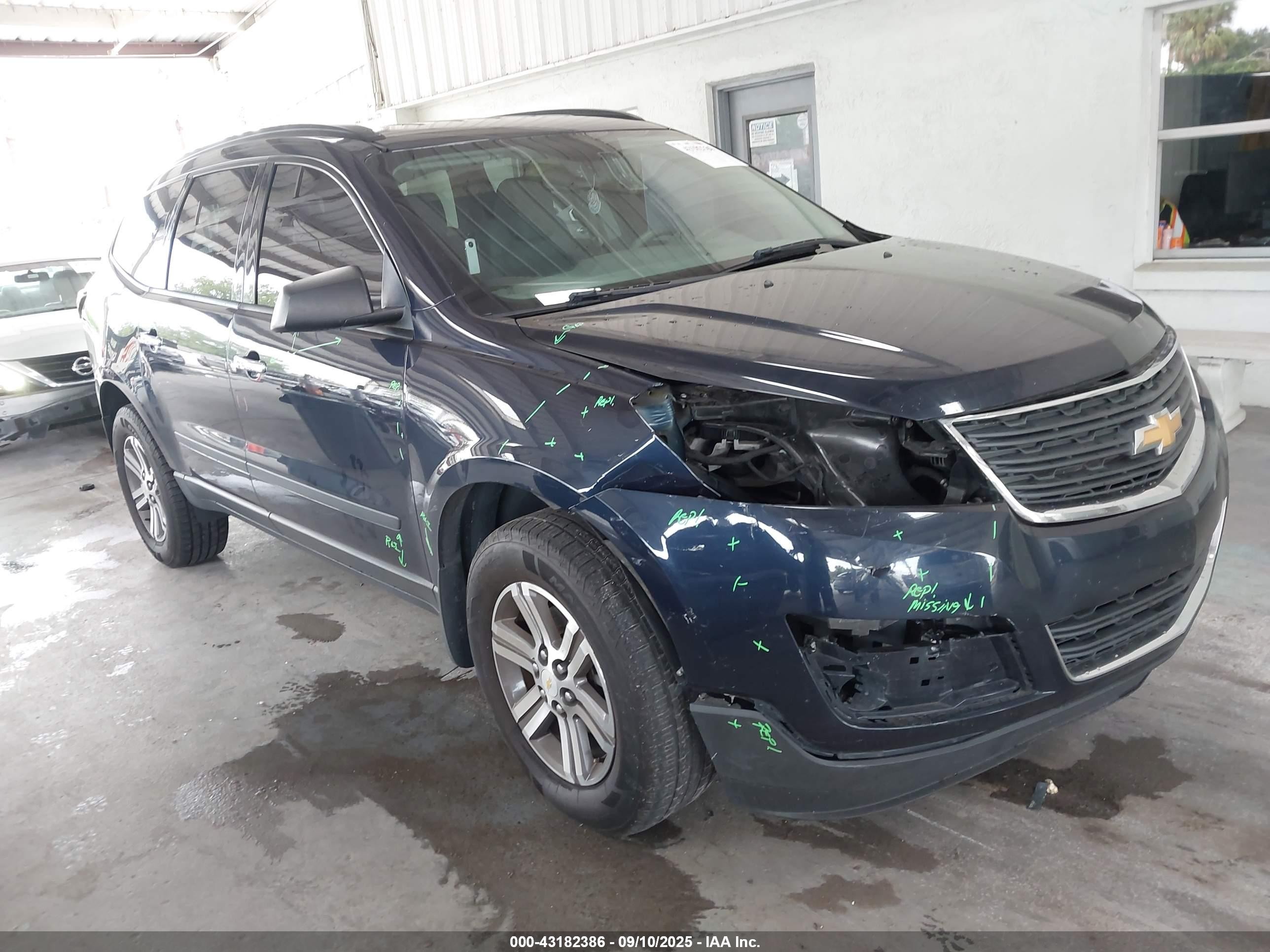 2017 Chevrolet Traverse LS, VIN 1GNKRFKD5HJ246444 — Front end