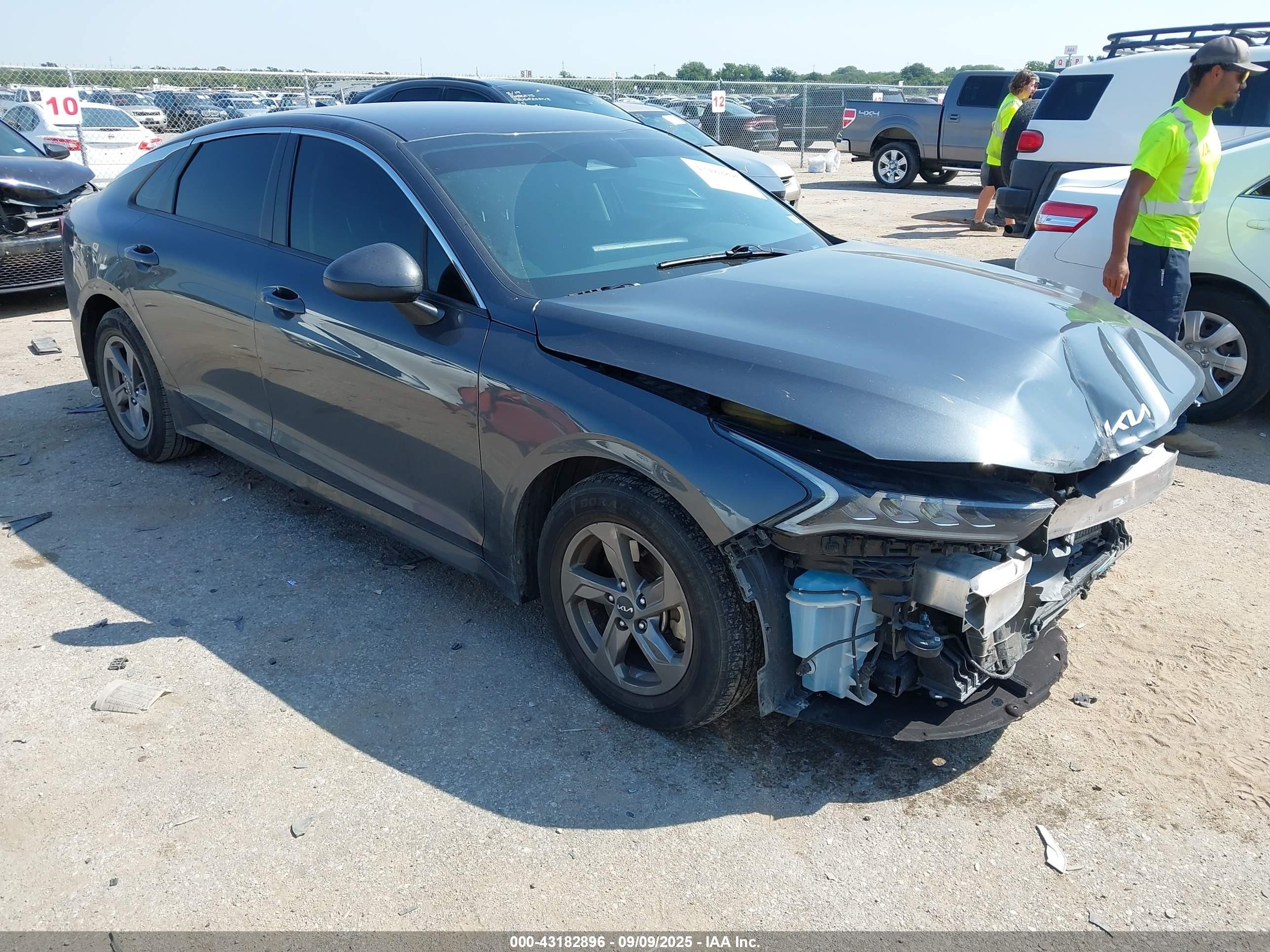 2023 Kia K5 LXS, VIN 5XXG14J23PG191036 — Front end