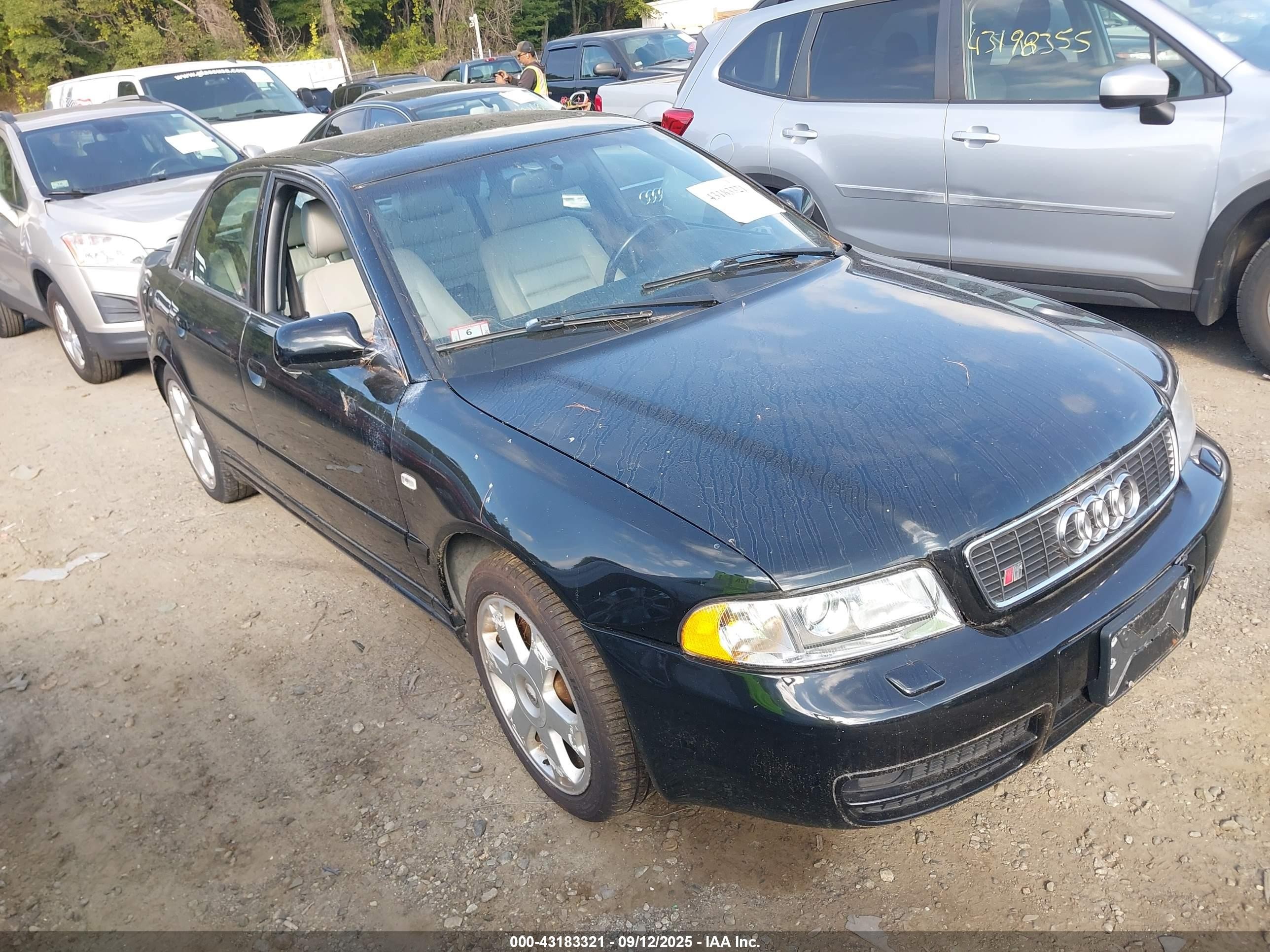 2000 Audi S4, VIN WAUDD68D5YA088367 — Rear end