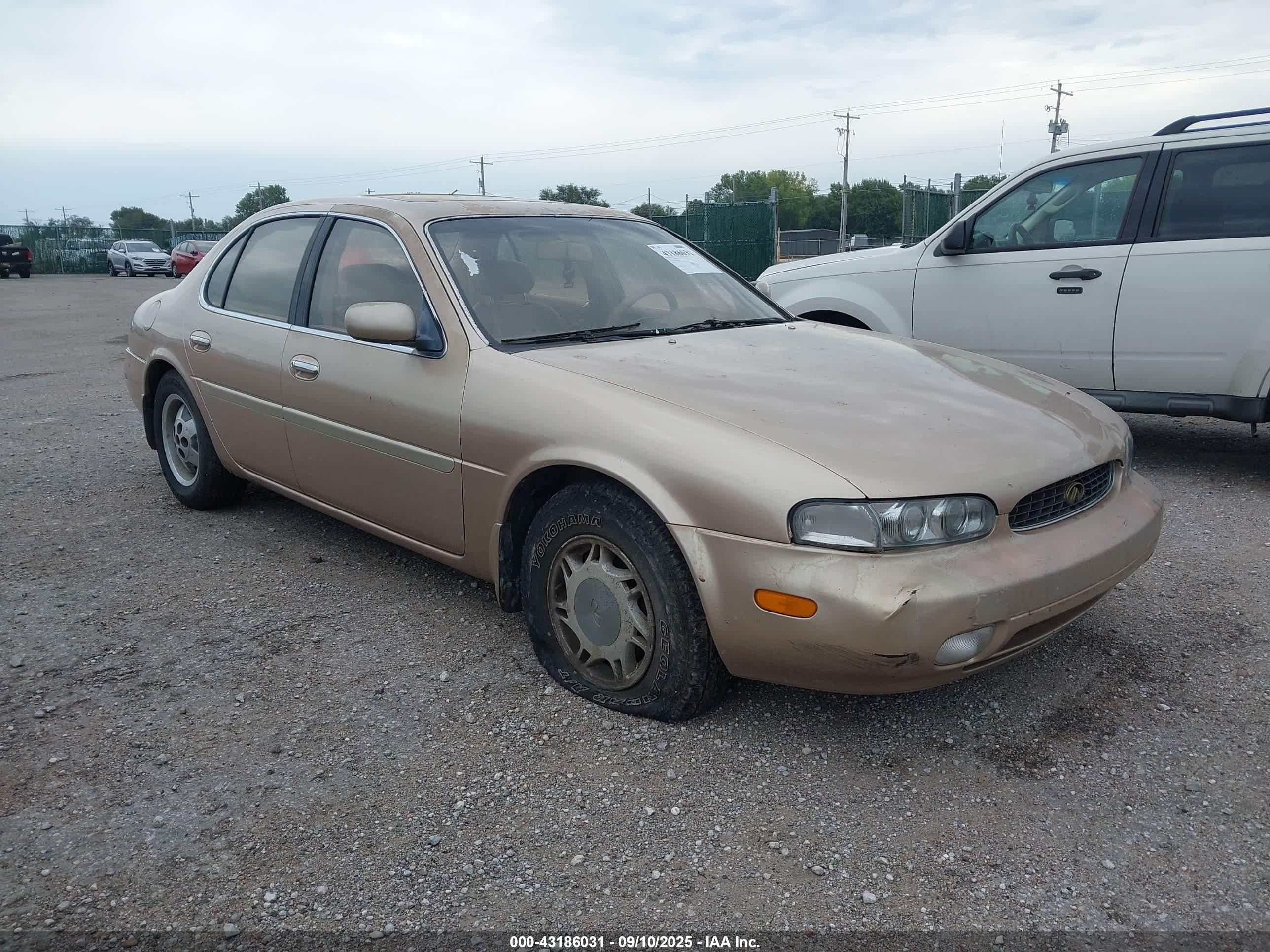 1993 Infiniti J30 Personal Luxury, VIN JNKAY21D0PM012919 — Front end