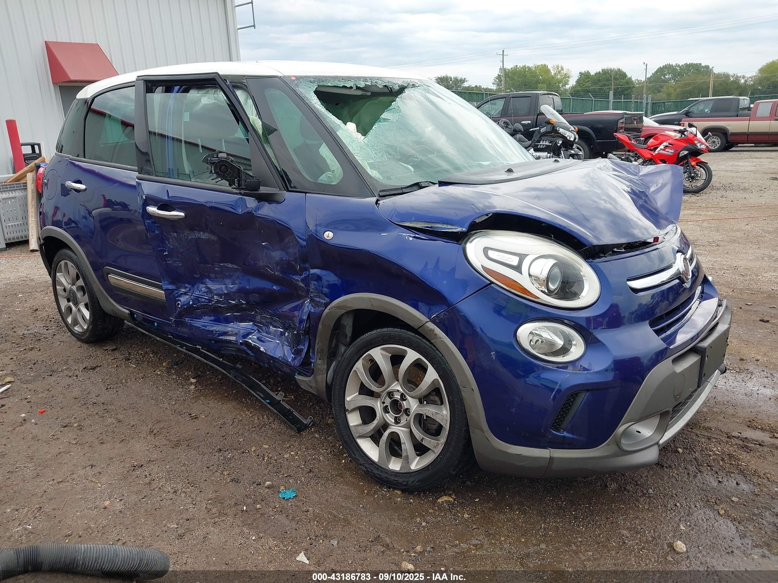 2015 FIAT 500L Urbana Trekking, VIN ZFBCFADH4FZ033768 — Rollover