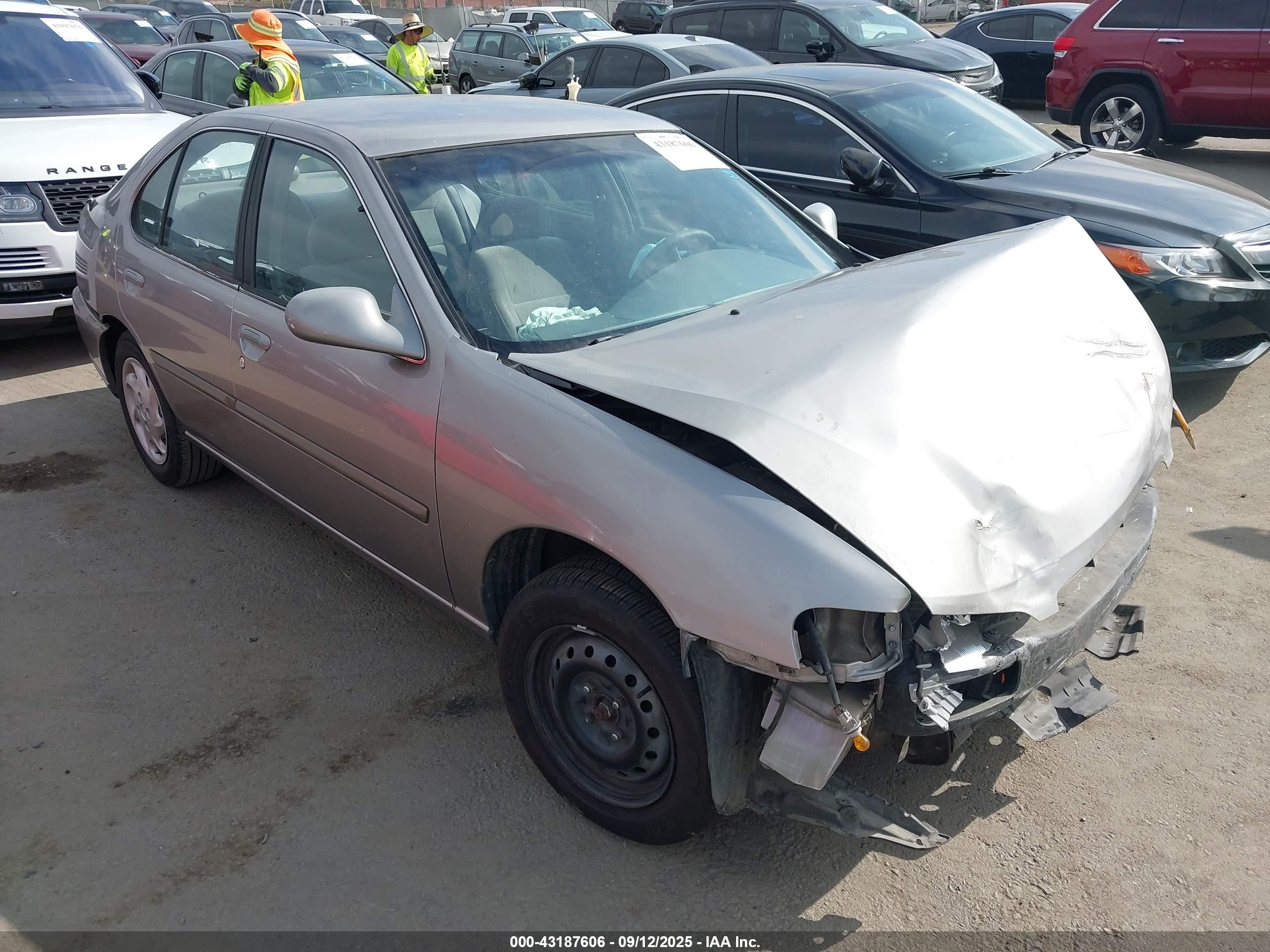 1999 Nissan Altima XE, VIN 1N4DL01D7XC266320 — Front end