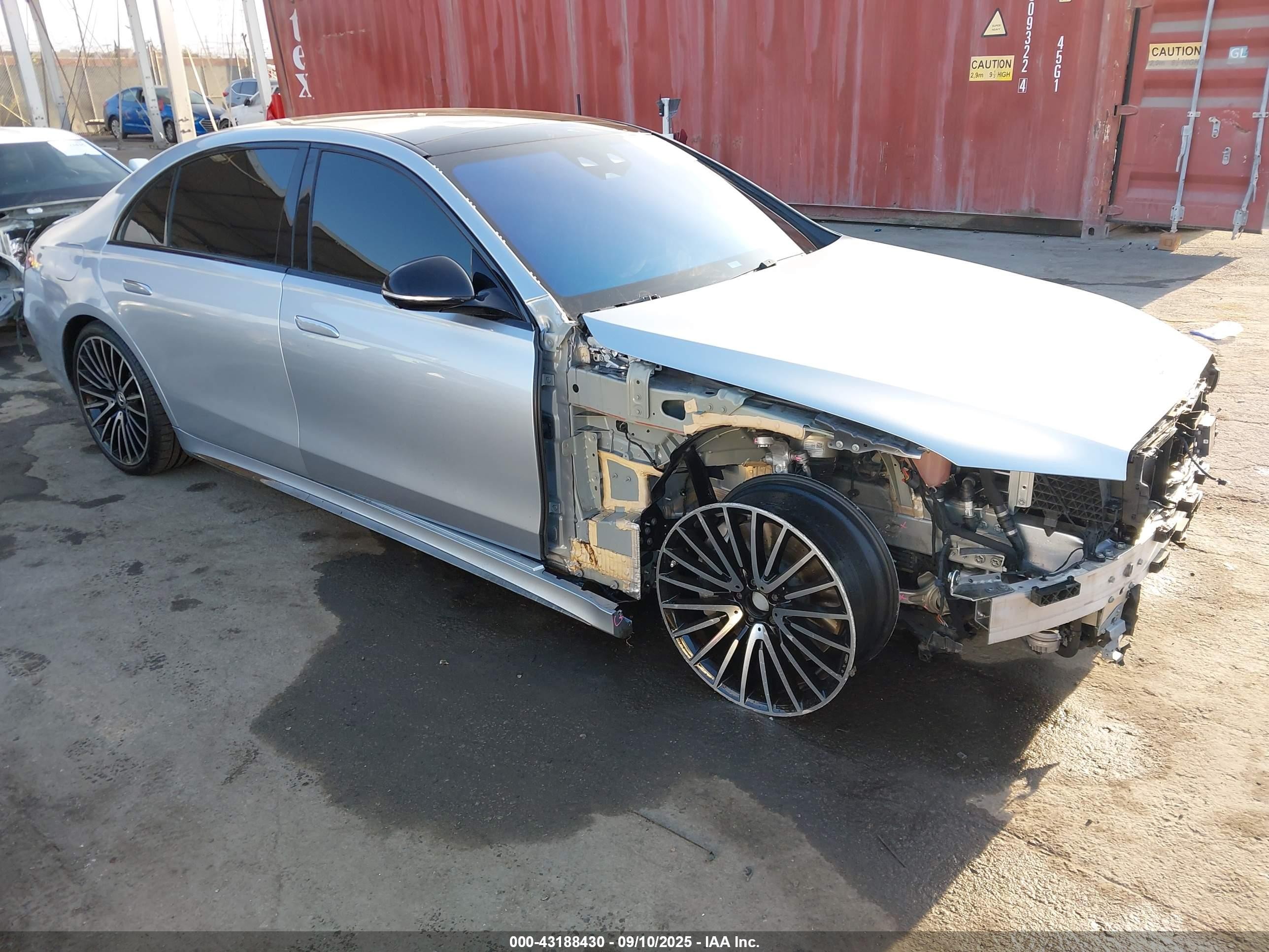 2023 Mercedes-Benz S 500, VIN W1K6G6DB6PA199618 — Front end