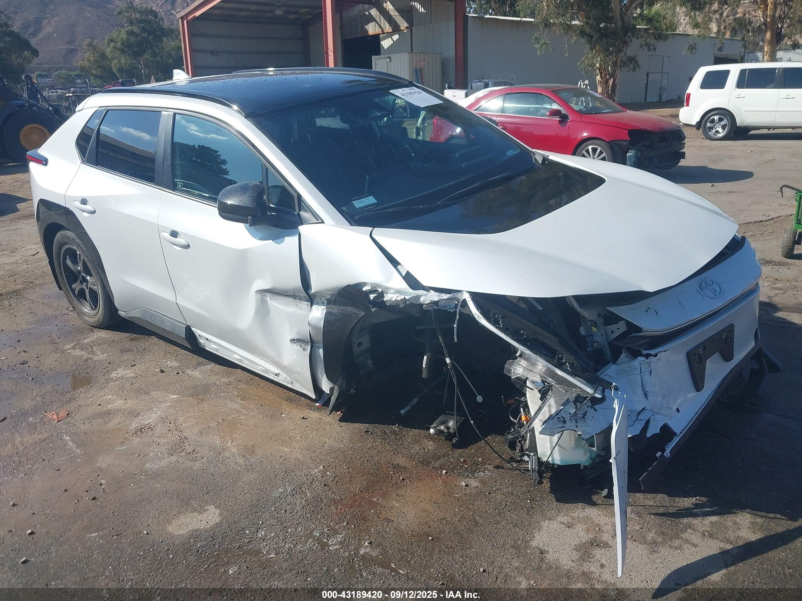 2024 Toyota bZ4X XLE, VIN JTMABACA1RA087164 — Front end