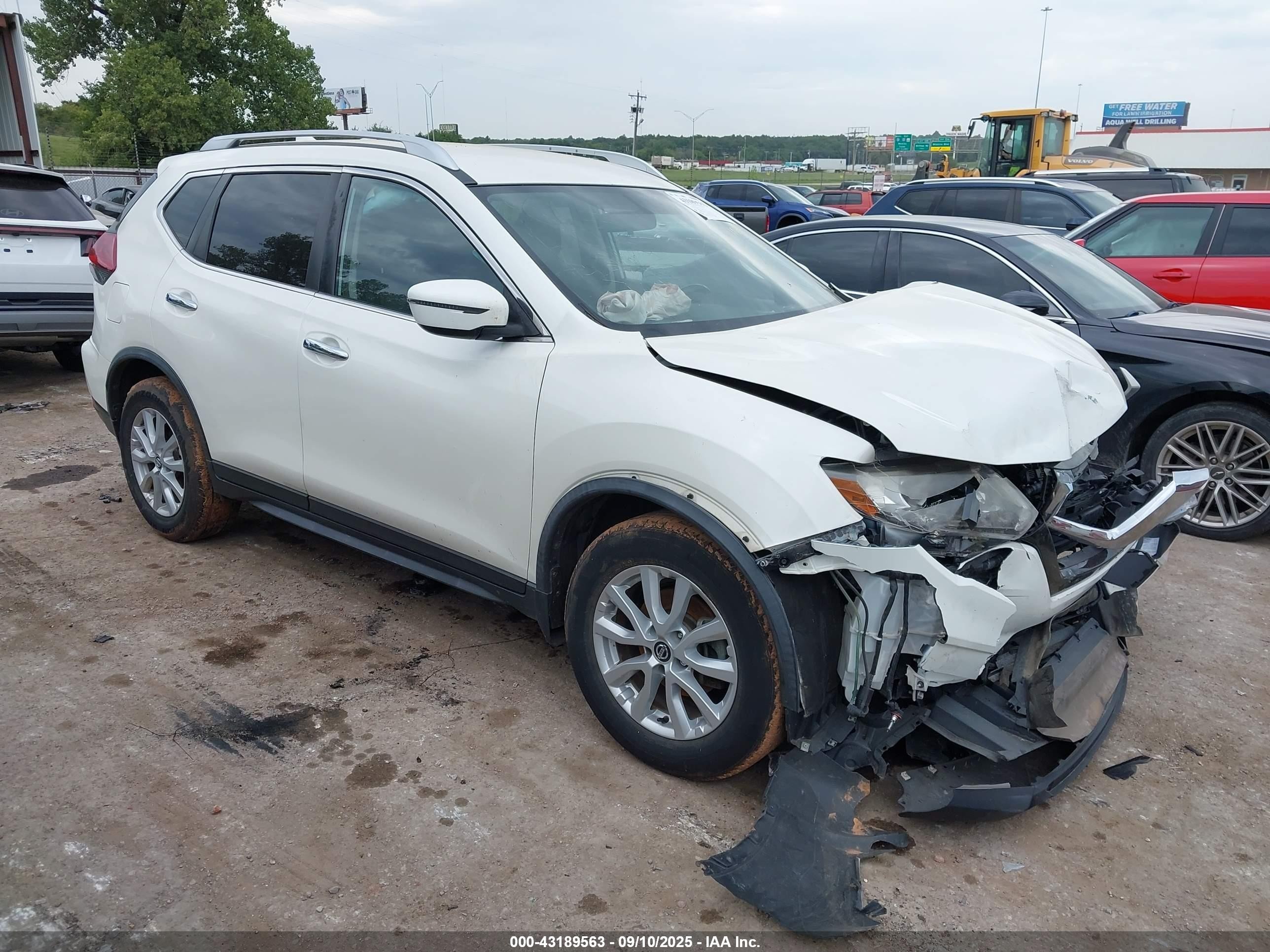 2018 Nissan Rogue SL, VIN JN8AT2MT9JW456660 — Front end