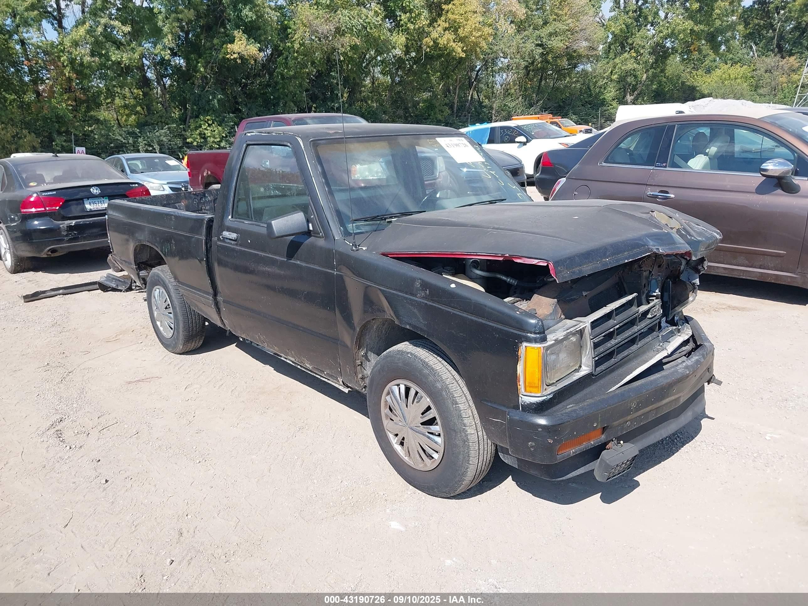 1989 Chevrolet S-10, VIN 1GCBS14E7K2270252 — Front end