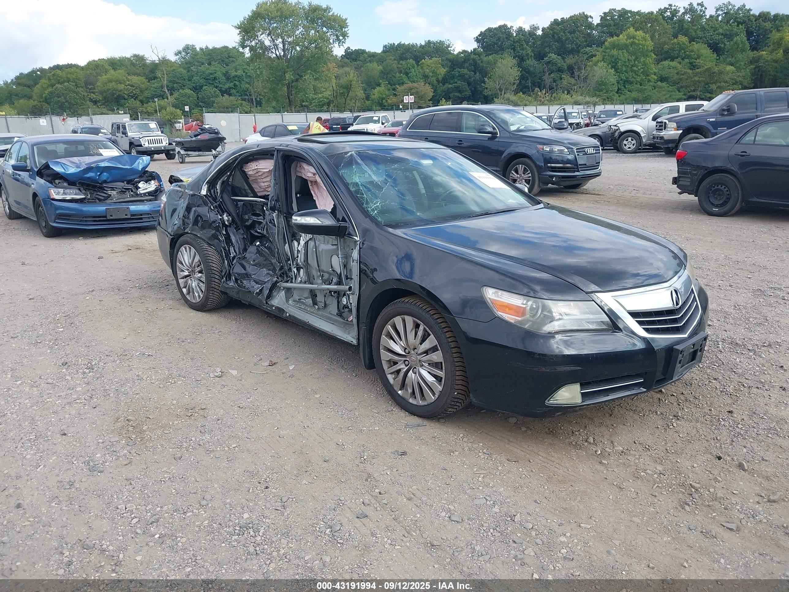 2012 Acura RL Technology, VIN JH4KB2F64CC000336 — Side