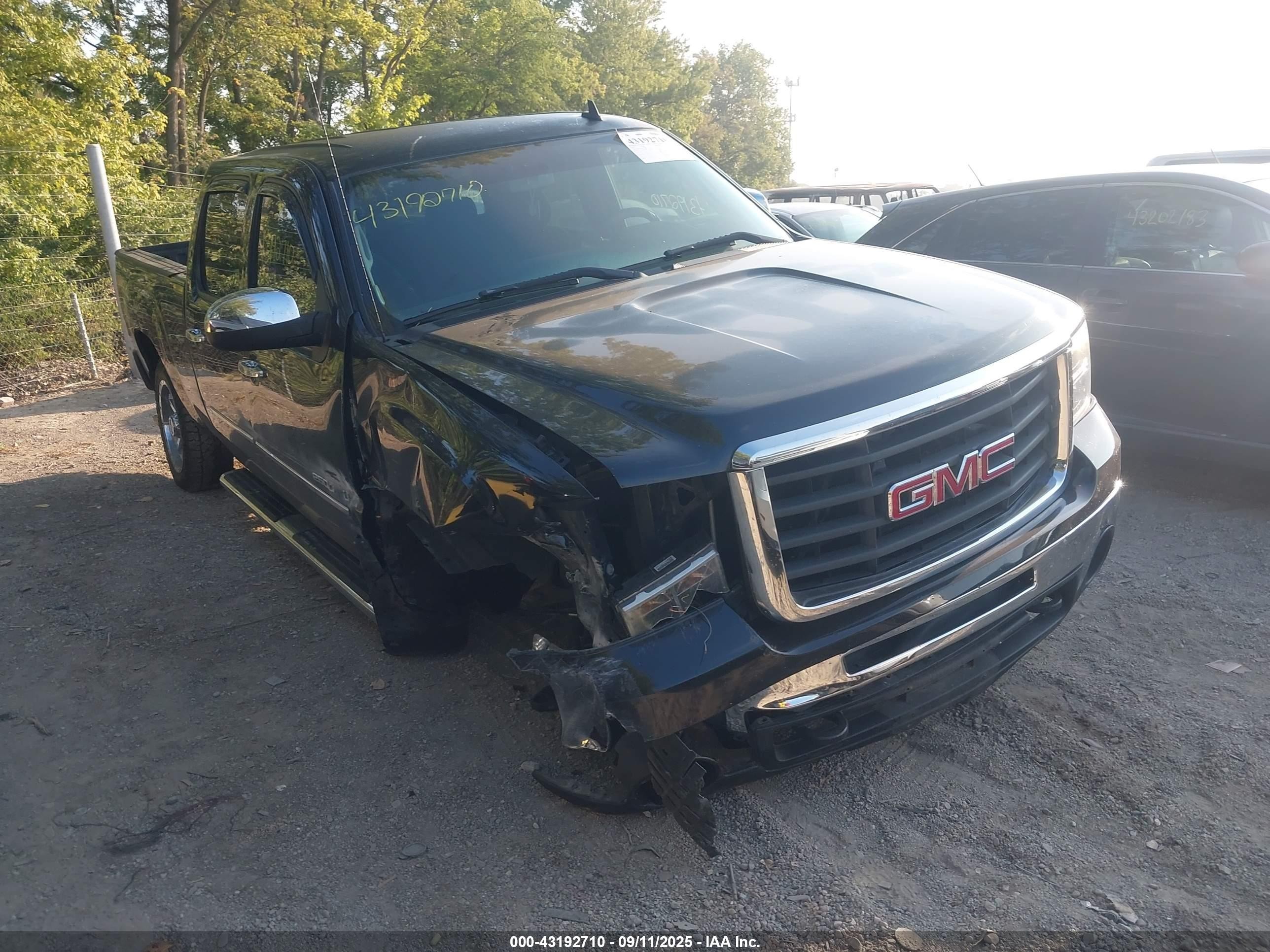 2009 GMC Sierra 2500HD SLE, VIN 1GTHK53K59F113802 — Front end