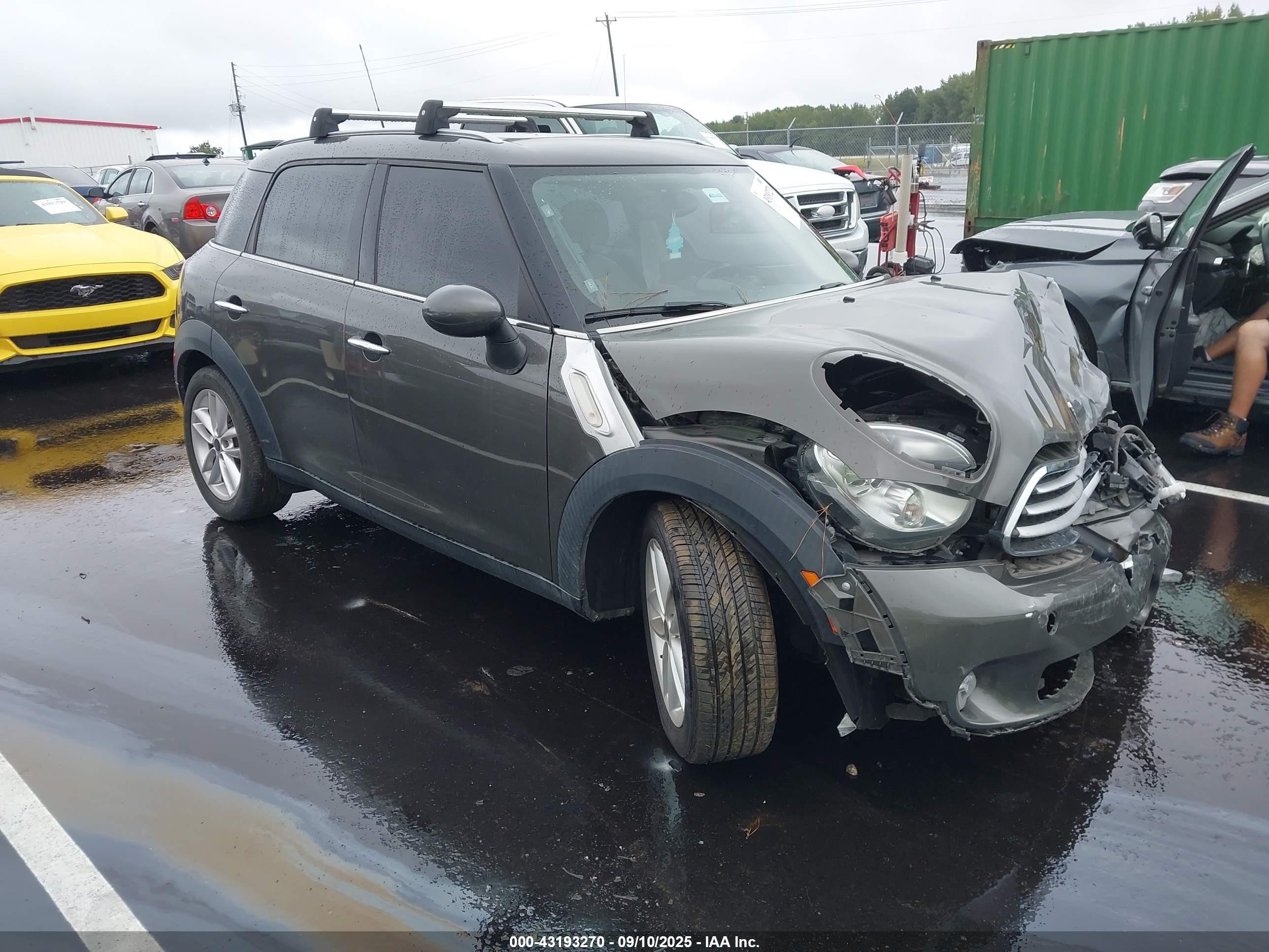 2011 MINI Countryman, VIN WMWZB3C55BWM00384 — Repossession