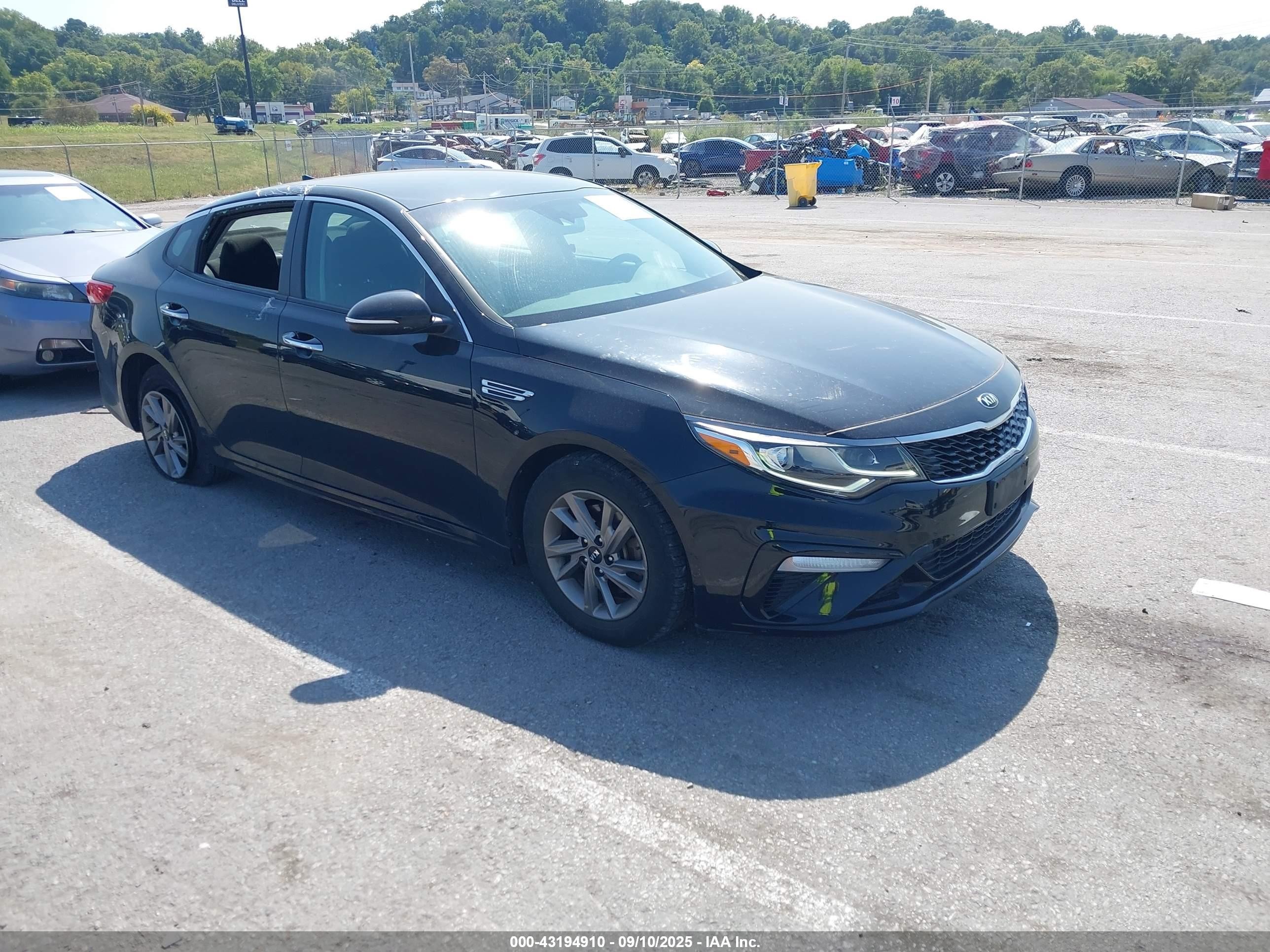 2019 Kia Optima S, VIN 5XXGT4L37KG378286 — Side