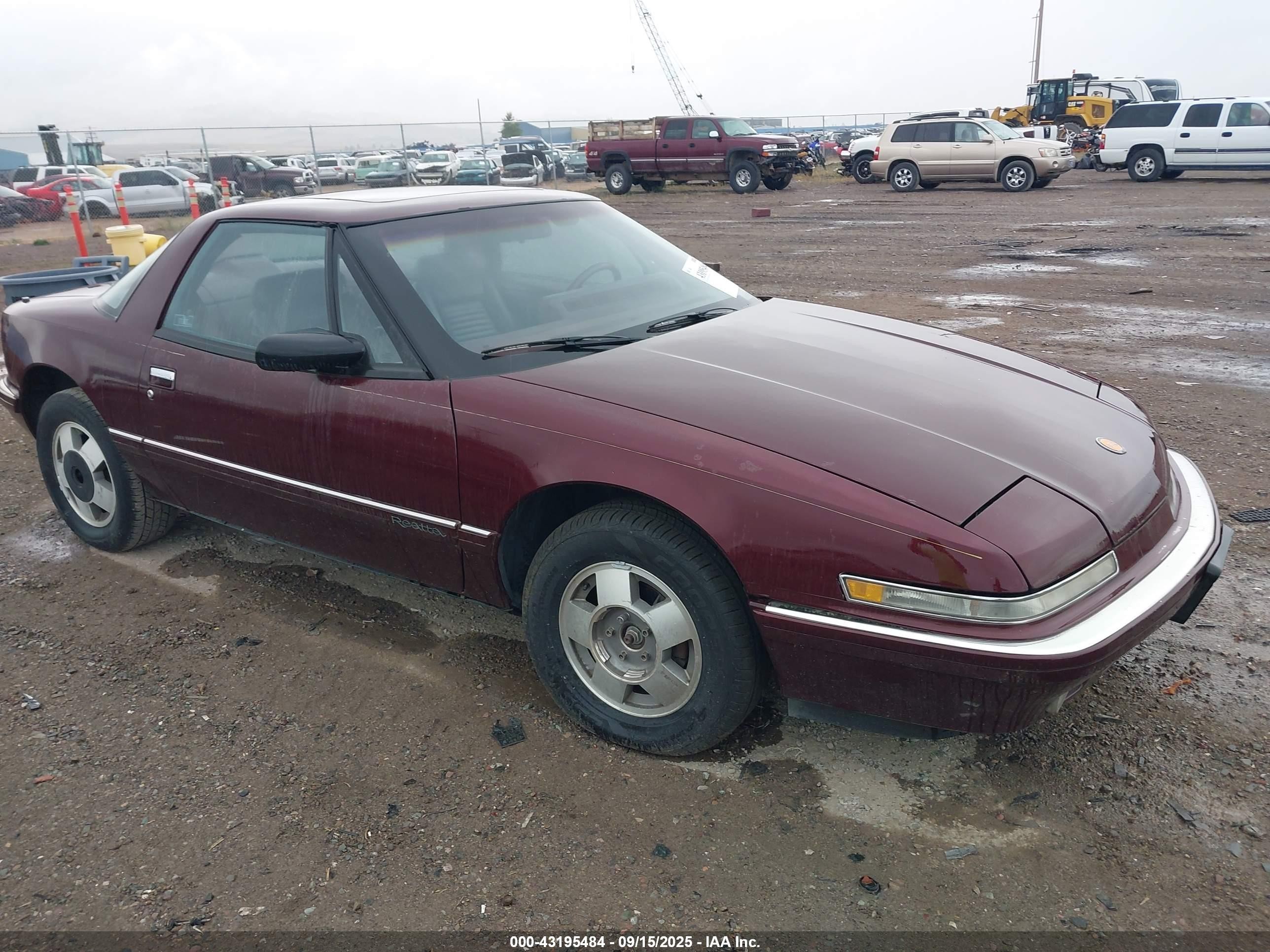 1989 Buick Reatta, VIN 1G4EC11C1KB905619 — Normal wear