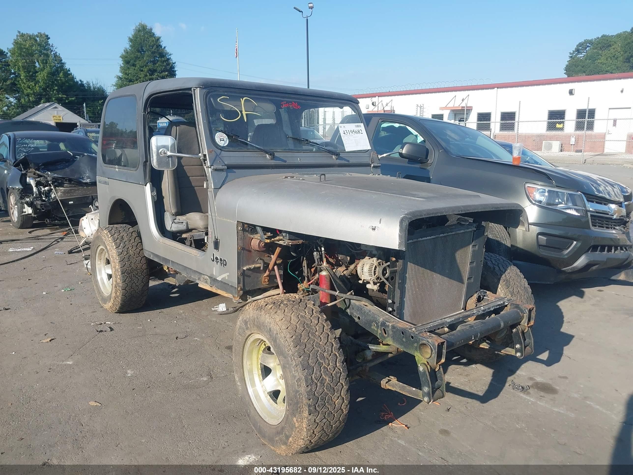 1991 Jeep Wrangler, VIN 2J4FY29S8MJ116926 — Front end