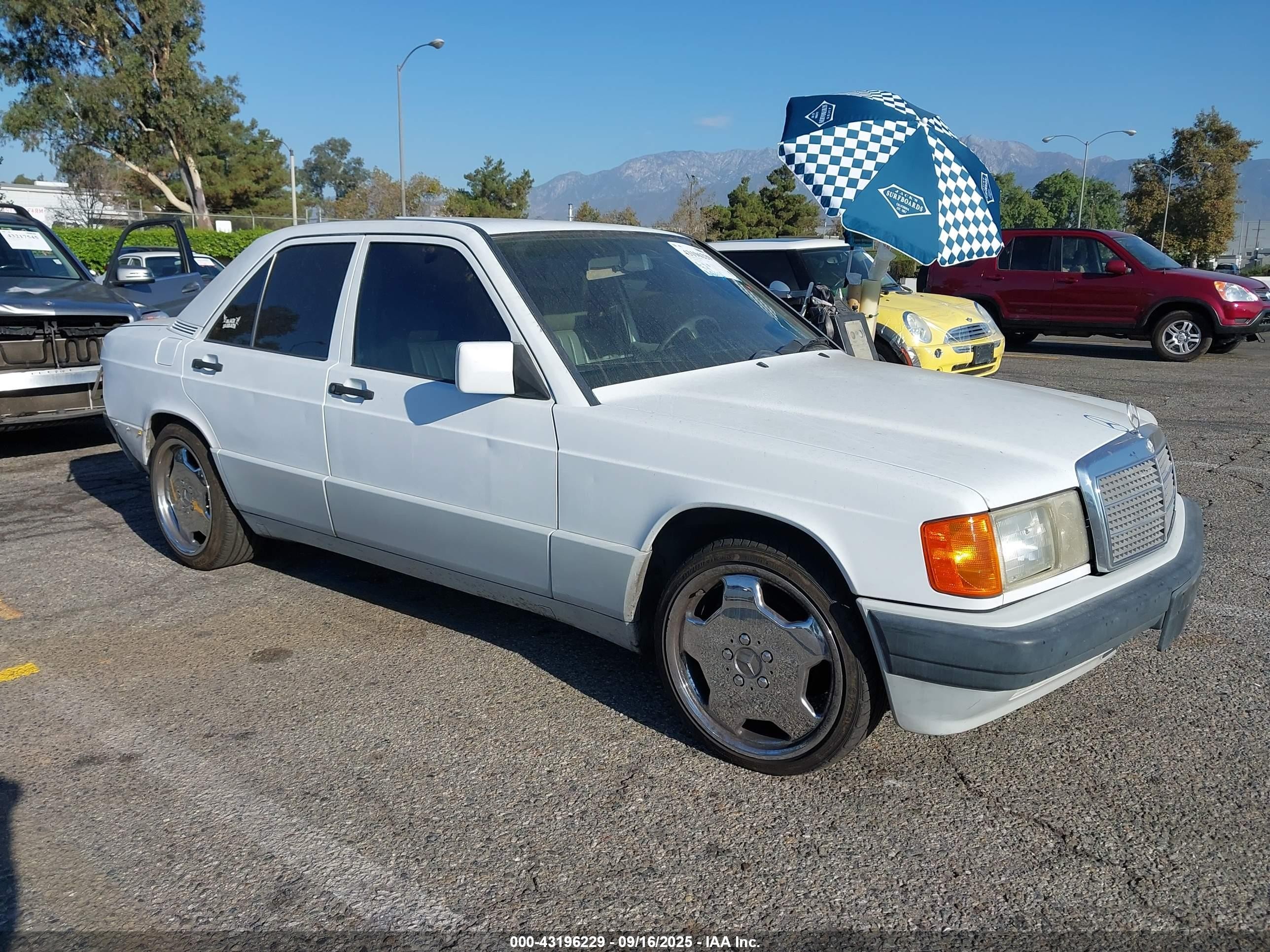 1993 Mercedes-Benz 190, VIN WDBDA29D8PG037524 — Rear end