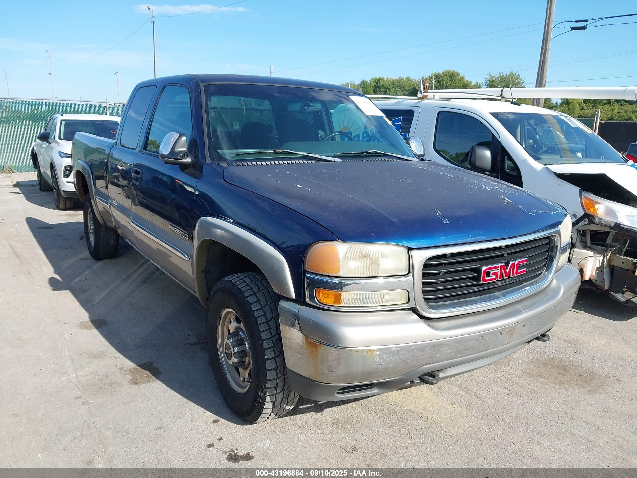 2001 GMC Sierra 2500 SLE, VIN 1GTGK29U41Z256259 — Rear end