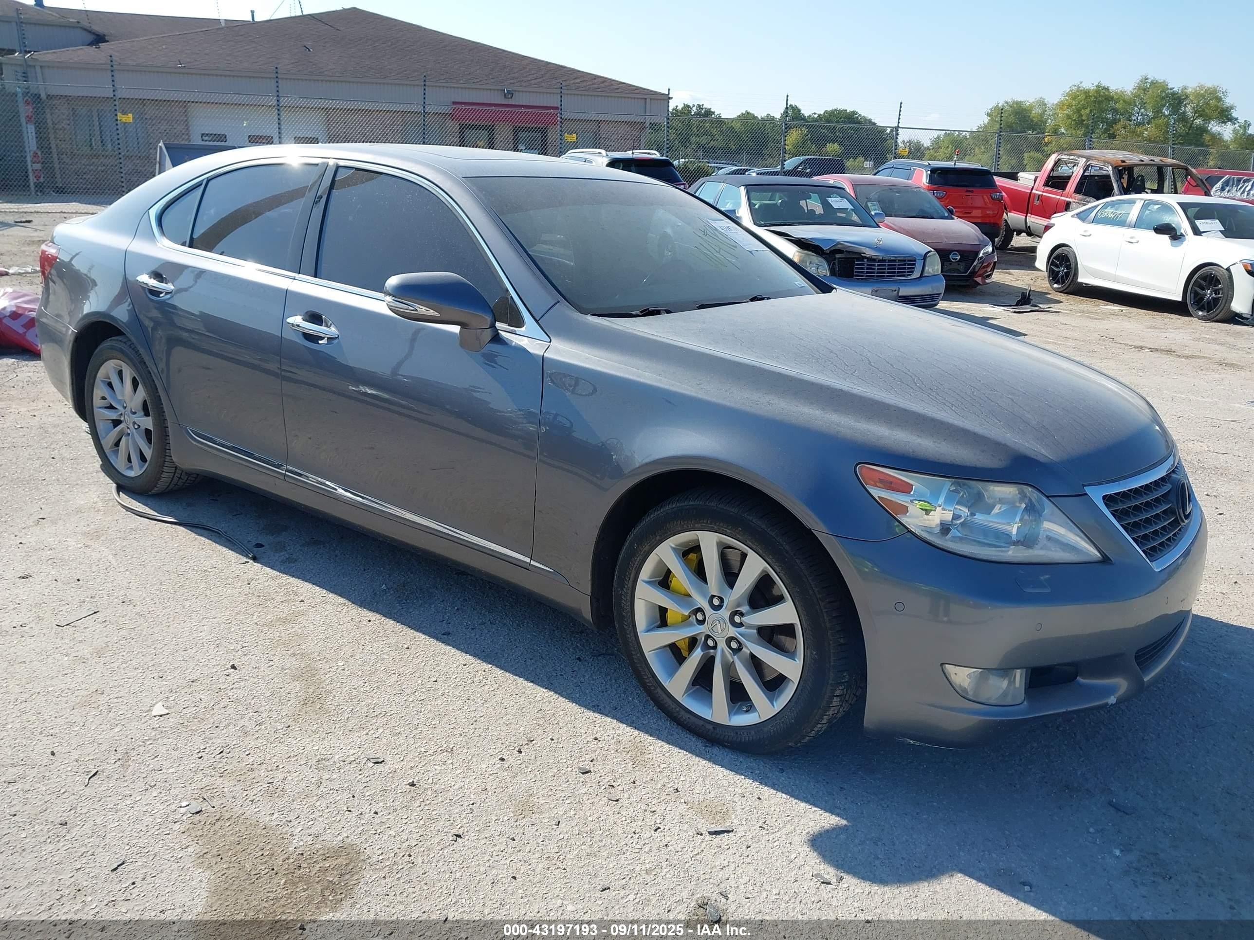 2012 Lexus LS 460, VIN JTHCL5EF3C5014916 — Фото с аукциона