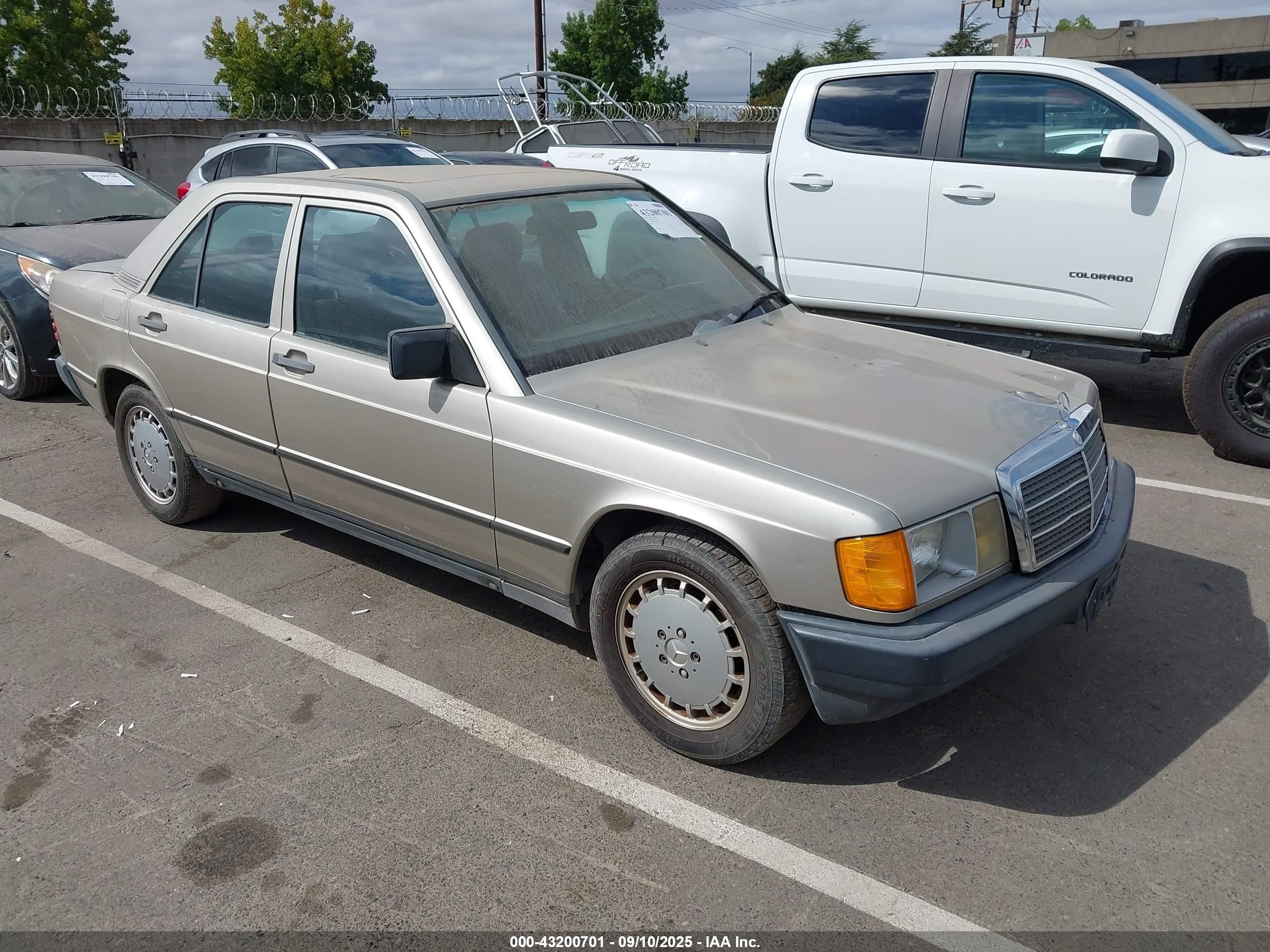 1986 Mercedes-Benz 190 E, VIN WDBDA24D0GF194753 — Normal wear