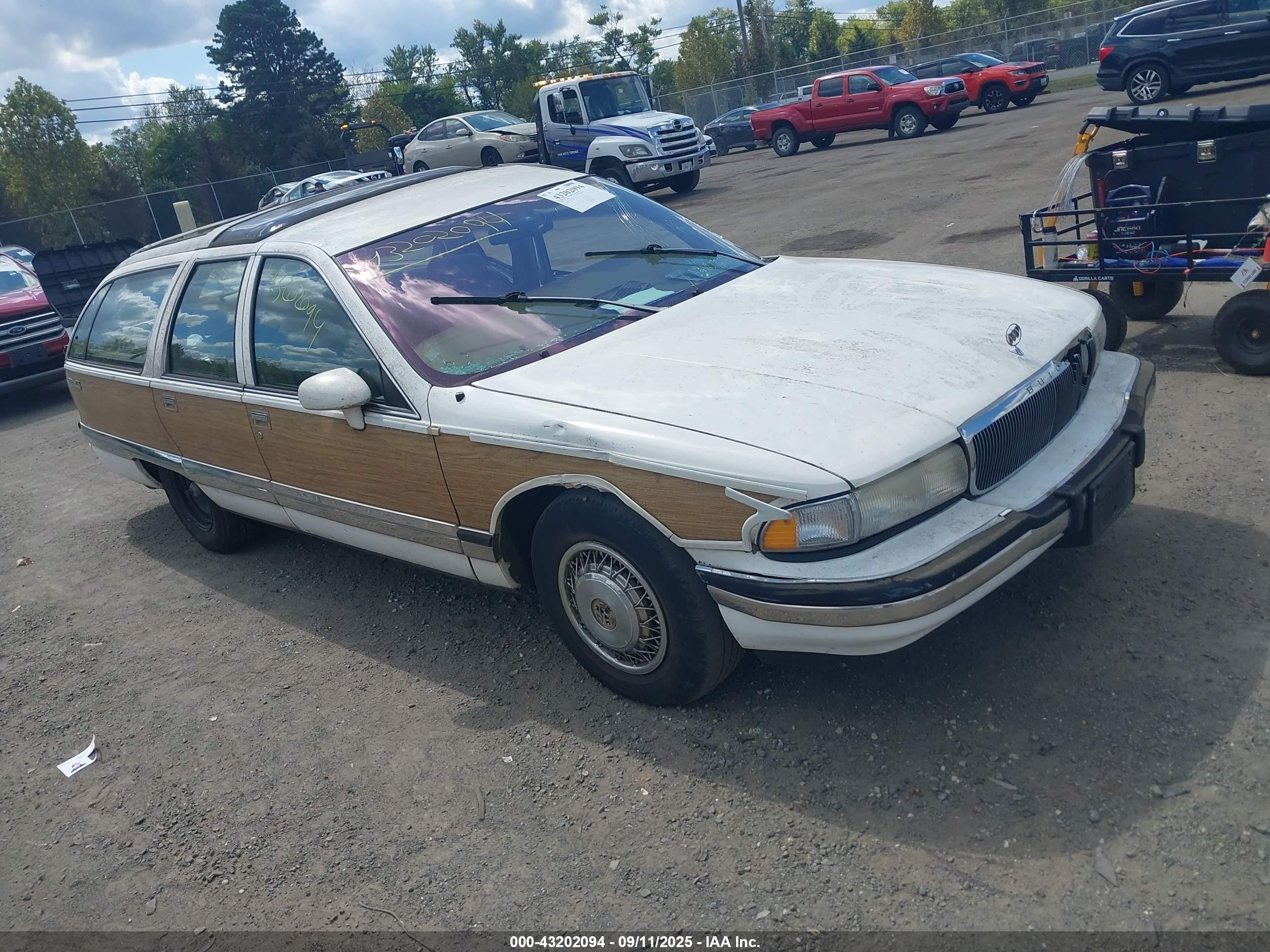 1993 Buick Roadmaster, VIN 1G4BR8371PW401159 — Бок