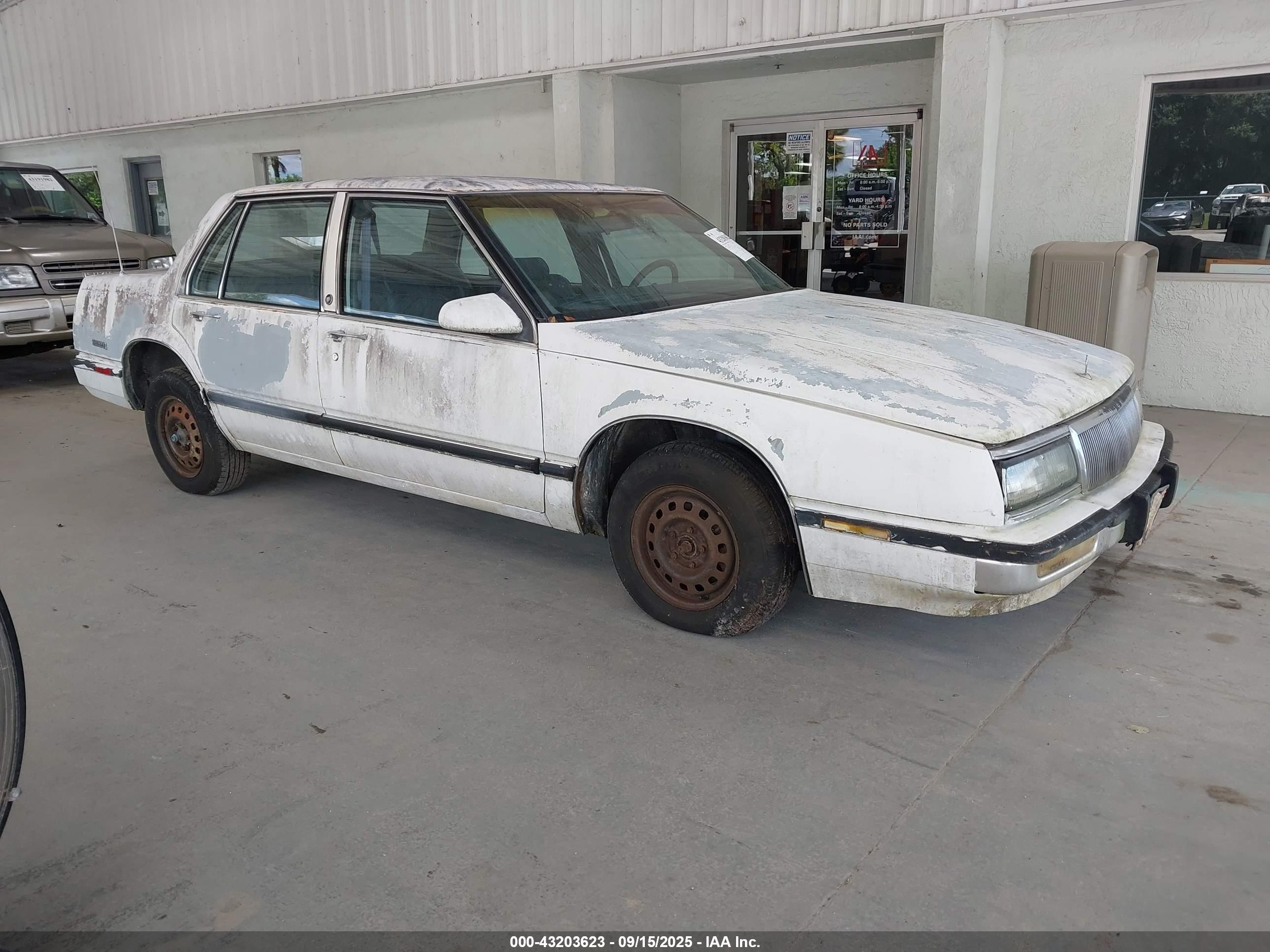 1990 Buick LeSabre Custom, VIN 1G4HP54C6LH531575 — Rear end