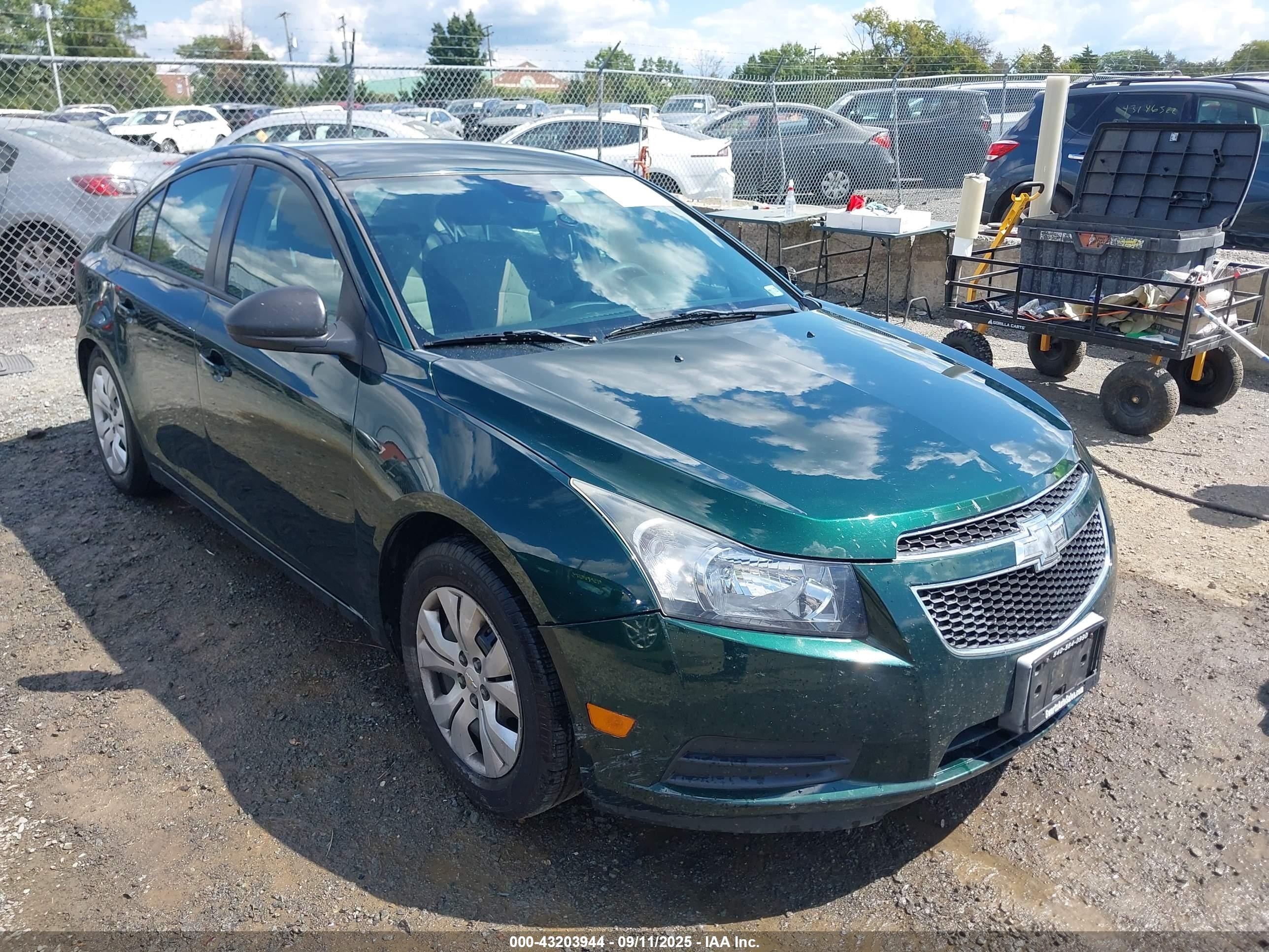 2014 Chevrolet Cruze LS, VIN 1G1PA5SH8E7219517 — Side
