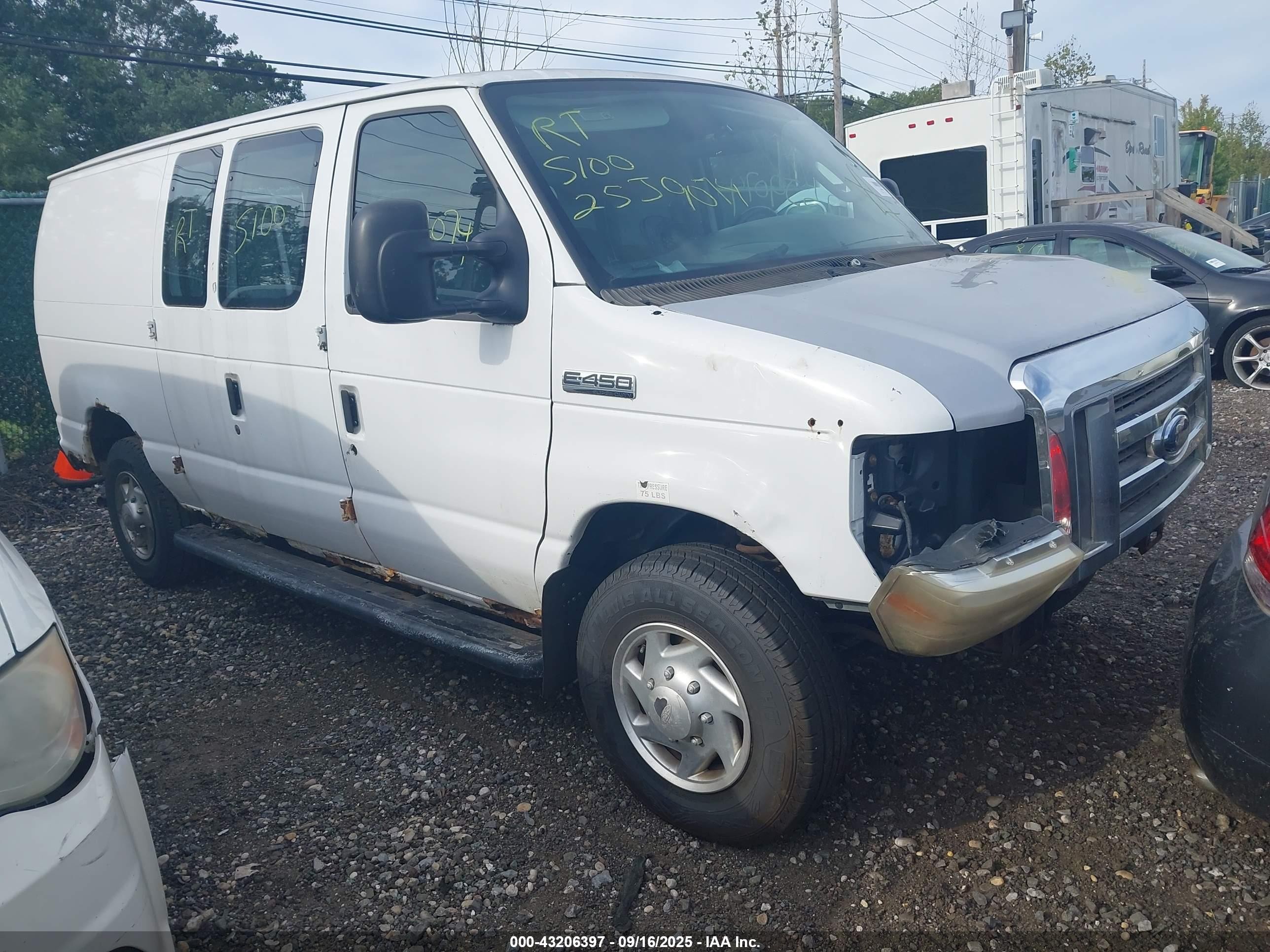 2008 Ford Econoline Cargo Commercial, VIN 1FTNE24W48DA68131 — Not stated