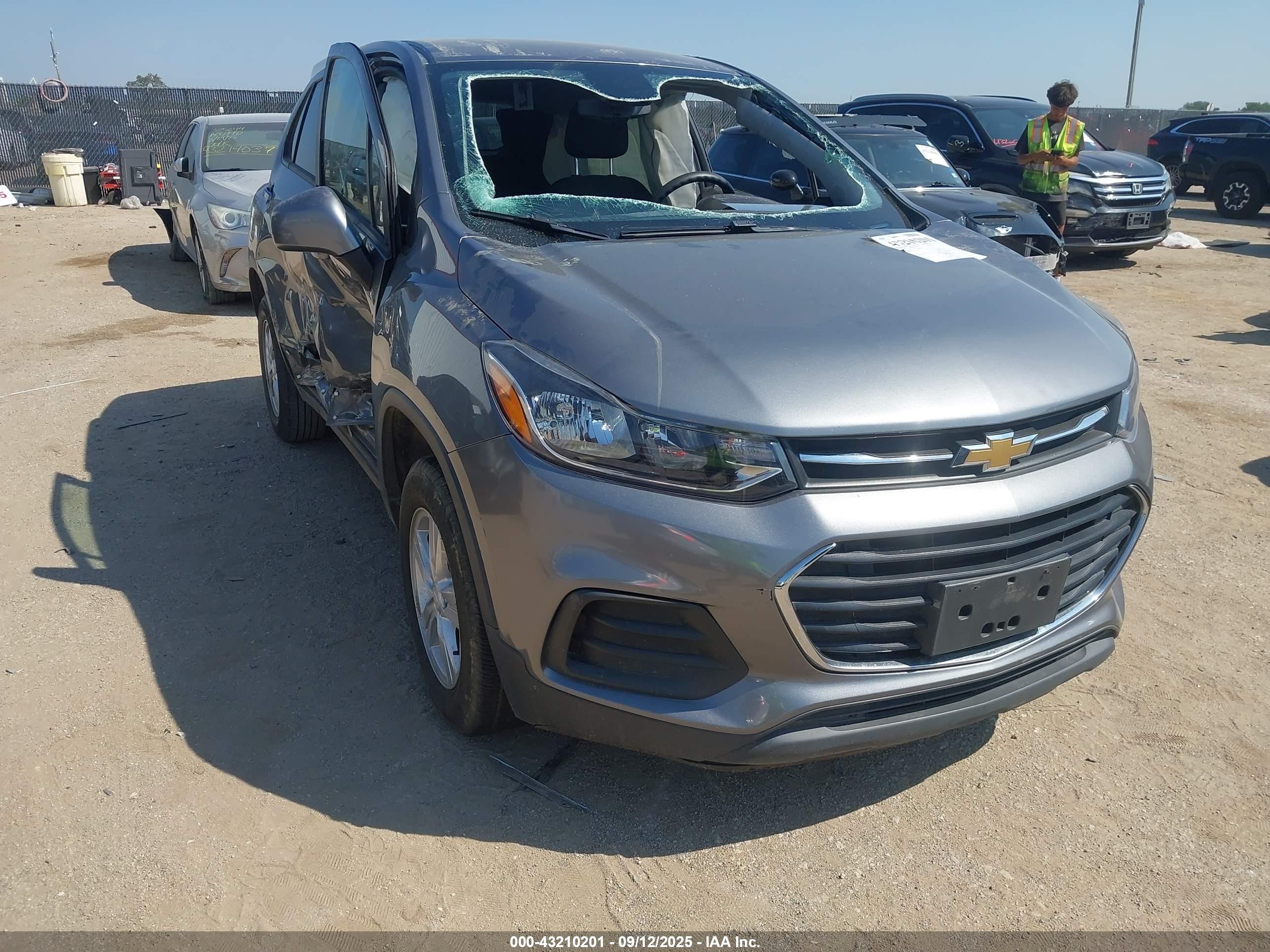 2020 Chevrolet Trax LS, VIN 3GNCJNSB7LL148649 — Rollover