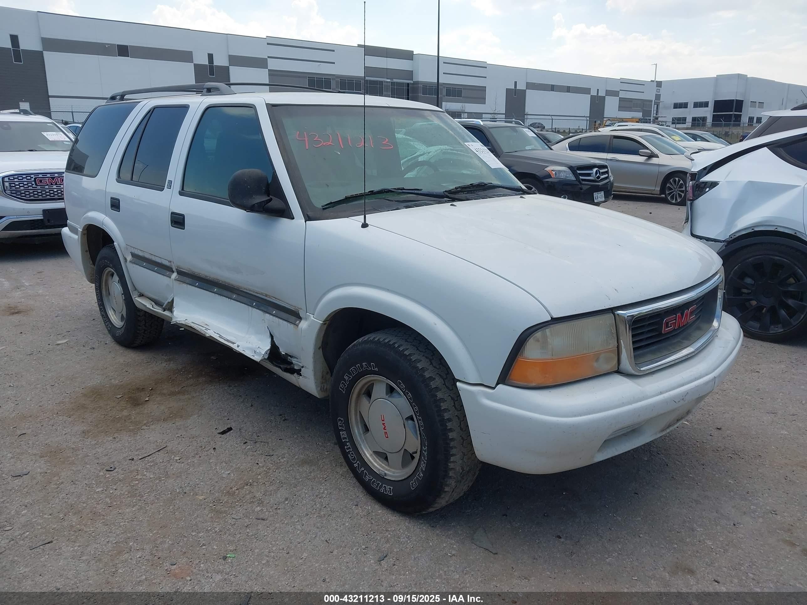 1998 GMC Jimmy SLS, VIN 1GKCS13W3W2558763 — Бок