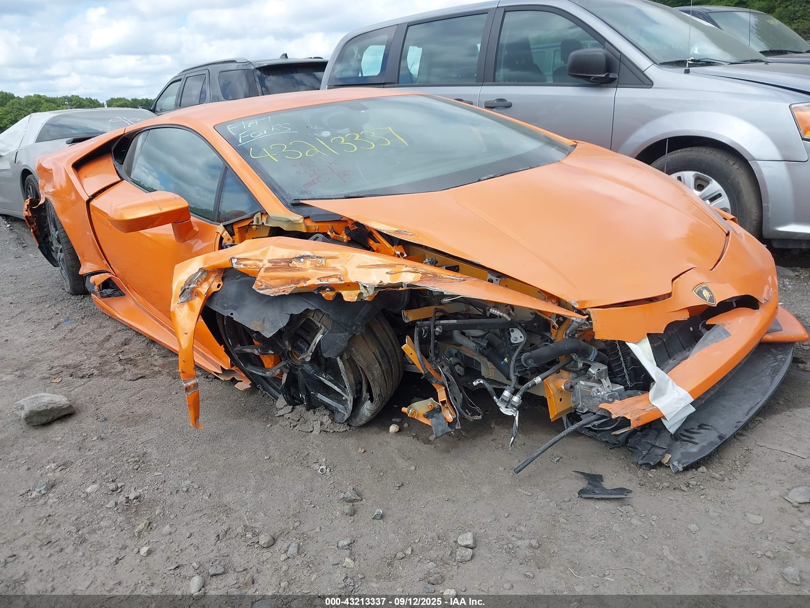 2015 Lamborghini Huracan, VIN ZHWUC1ZFXFLA02670 — Auction photo