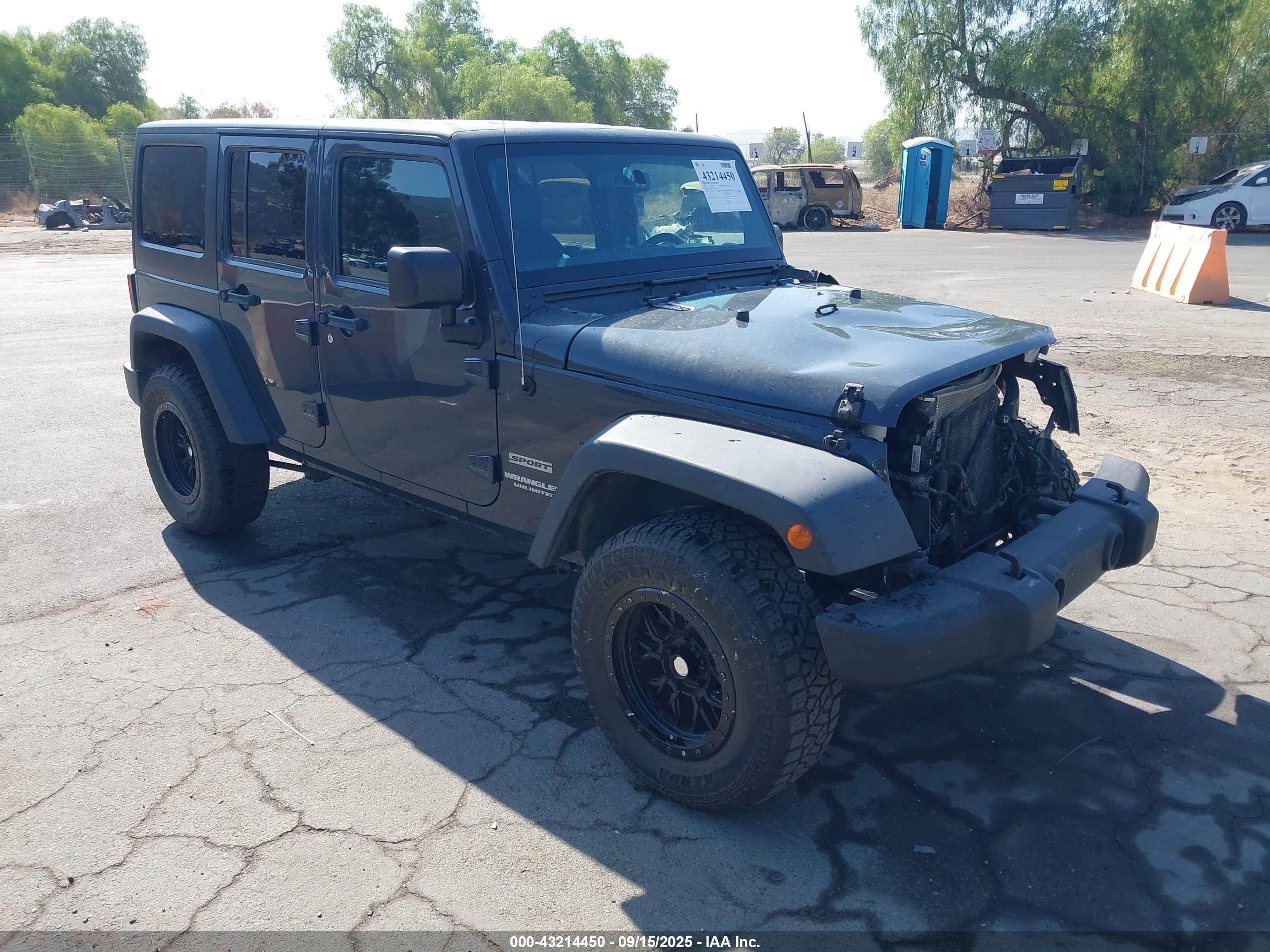 2017 Jeep Wrangler Unlimited Sport, VIN 1C4BJWDG5HL748608 — Front end