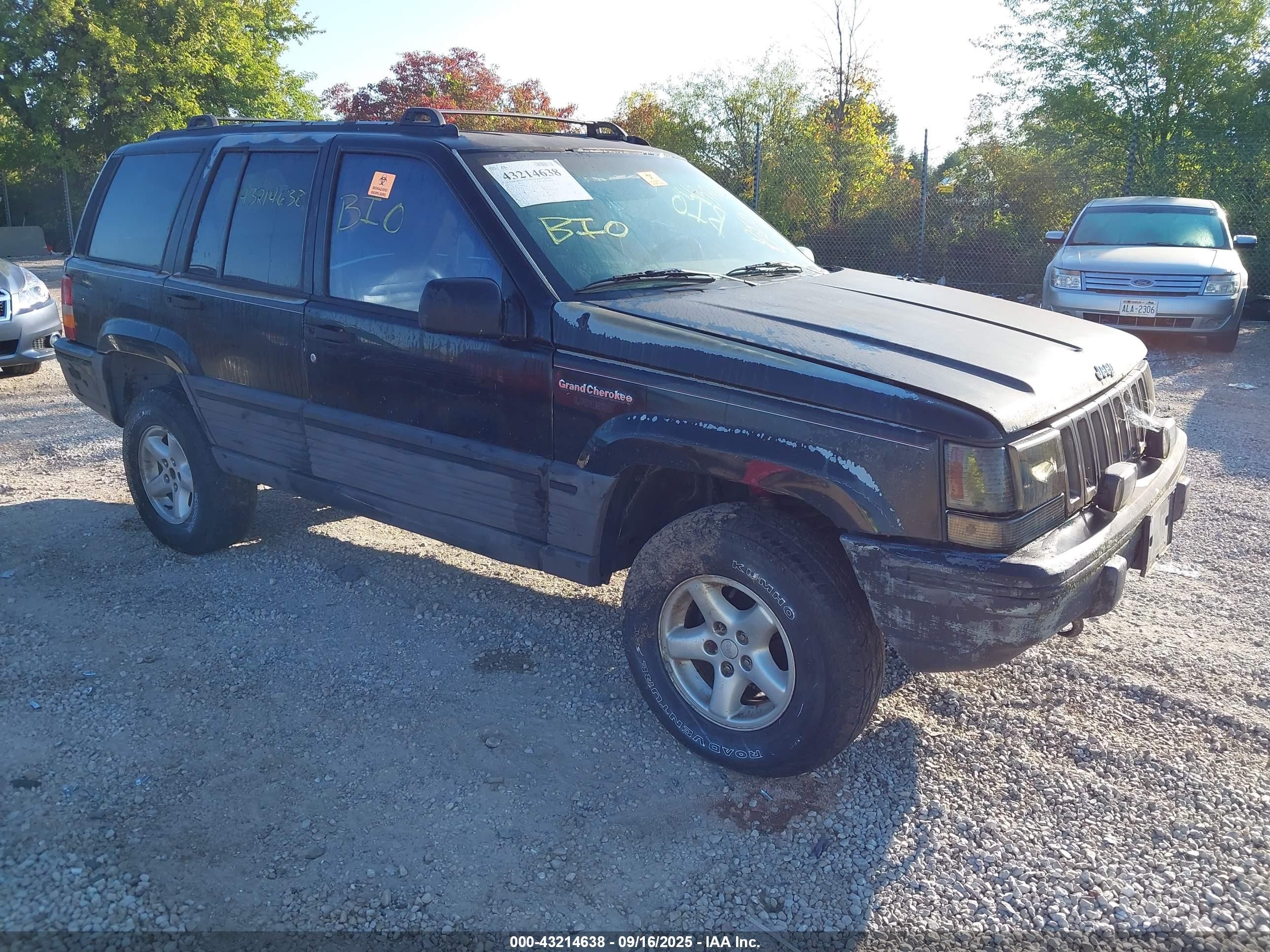 1995 Jeep Grand Cherokee Laredo, VIN 1J4GZ58Y8SC658723 — Biohazard / chemical