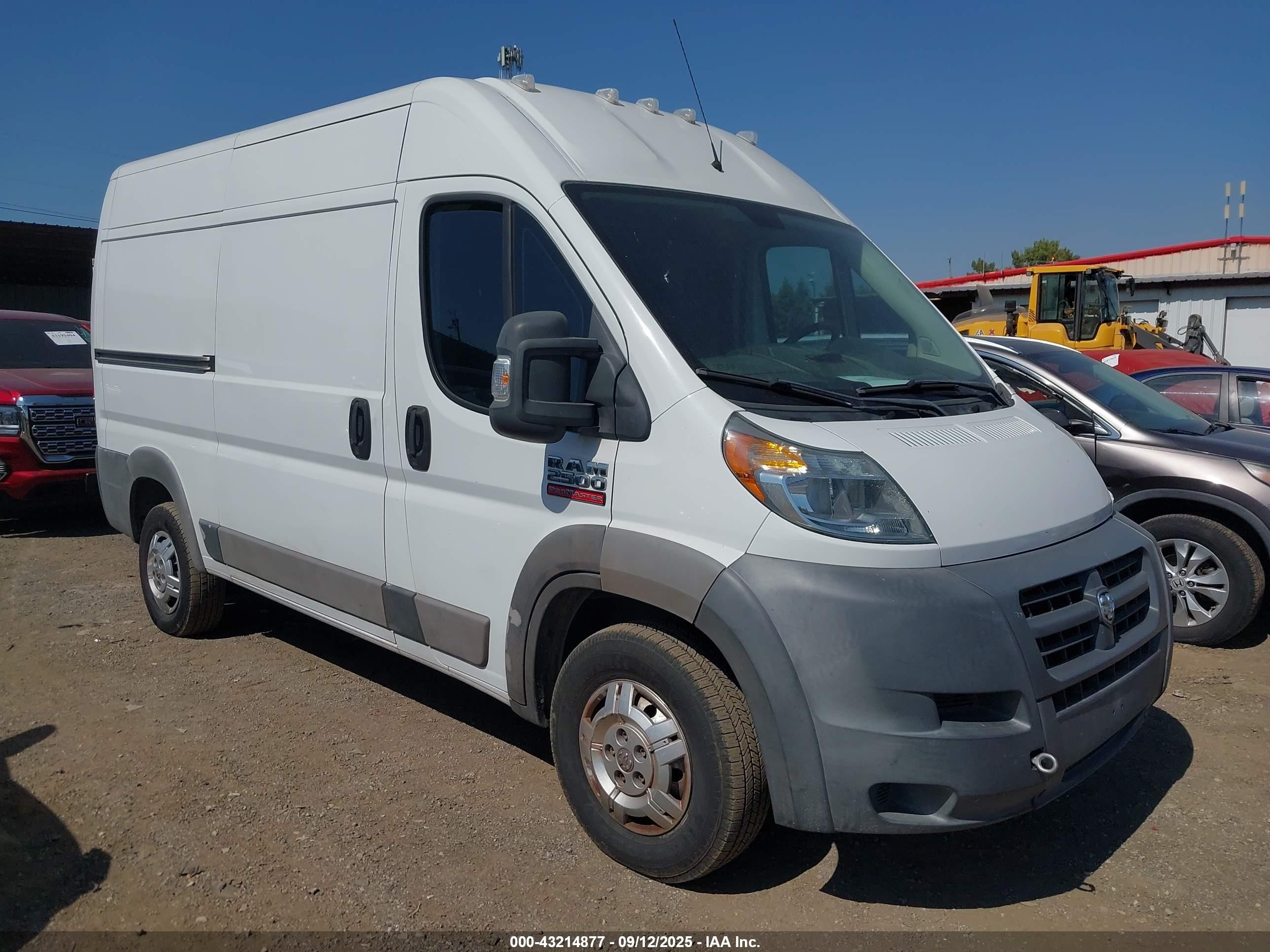 2016 Ram ProMaster, VIN 3C6TRVCD2GE103945 — Перед