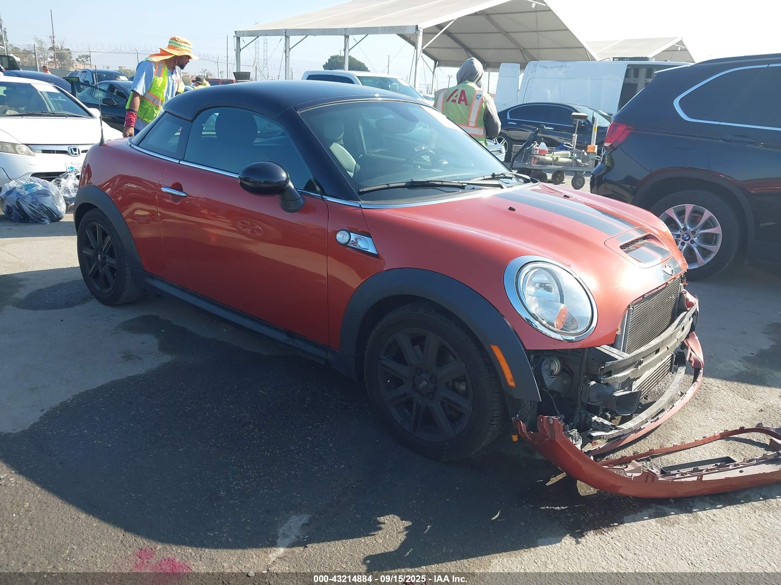 2012 MINI Coupe S, VIN WMWSX3C50CT408382 — Перед