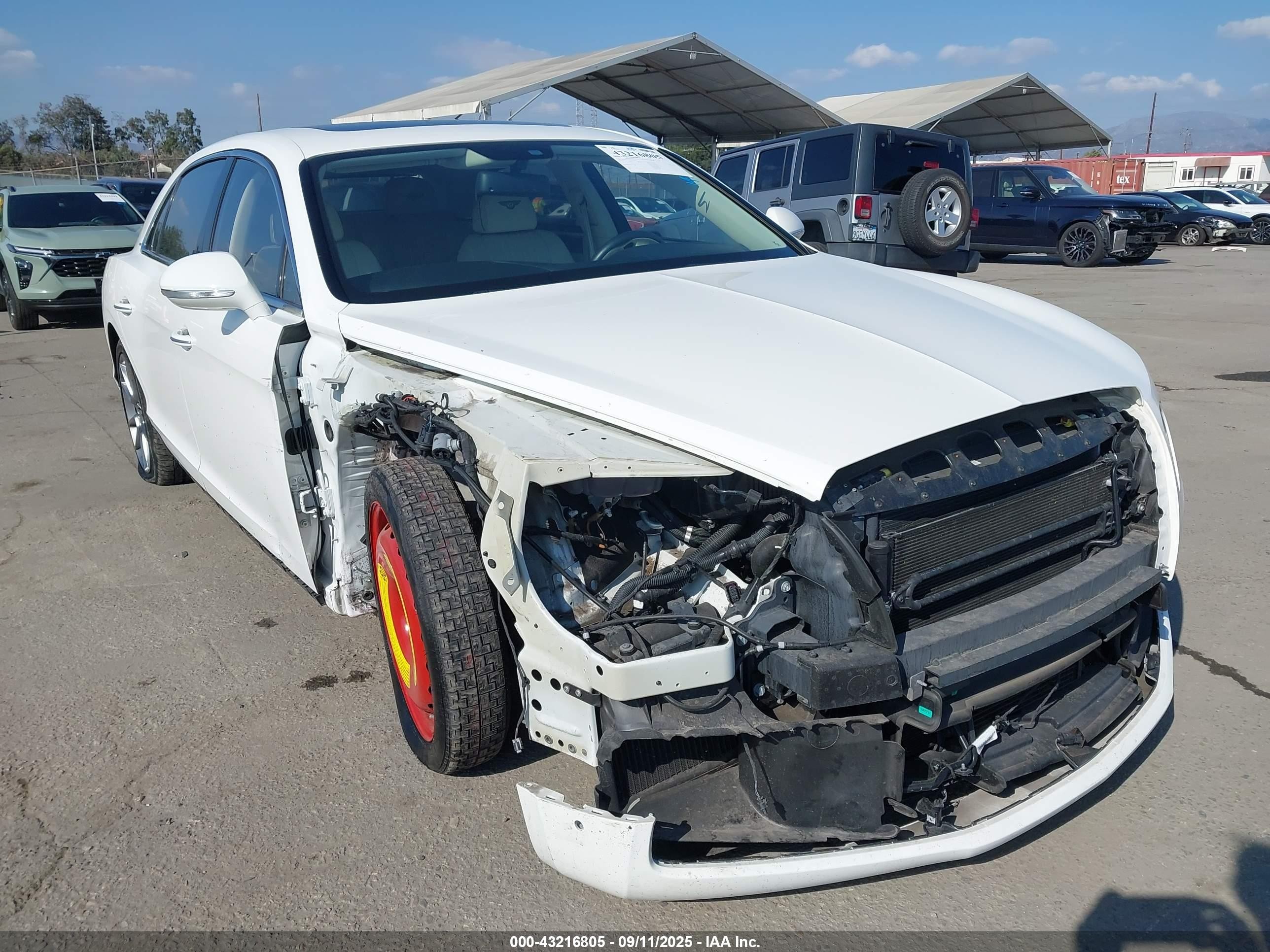 2017 Bentley Flying Spur, VIN SCBEH9ZA5HC061467 — Front end